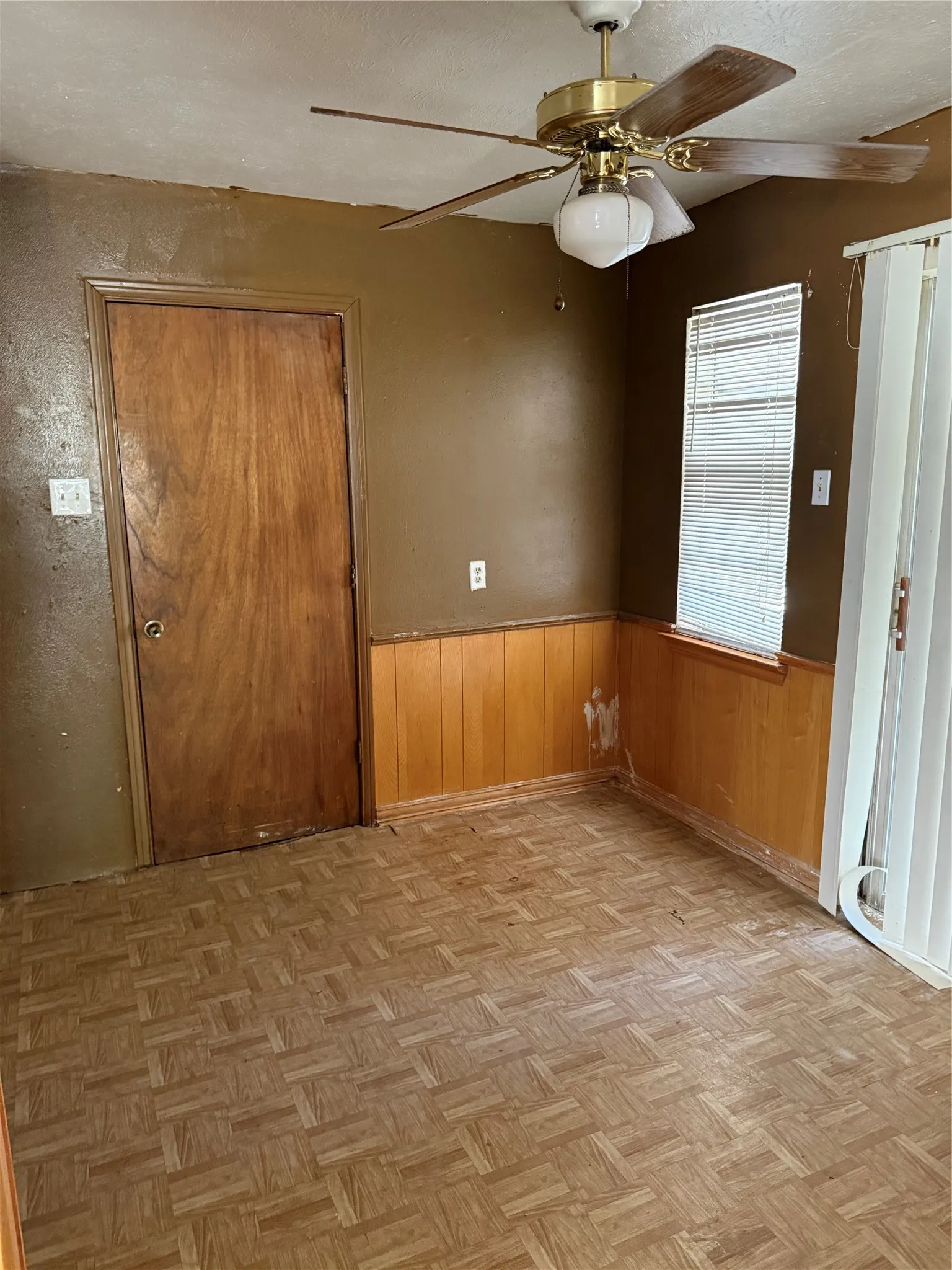 Single Family Residence For Sale in Dallas County , 6645 Racine Drive, Dallas, Texas 75232, 3 Bedroom, 2 Bathroom, 2 Garage spaces, 1,341 Sqft, built in 1969, mls#21403809, Real Estate Agent in Dallas, Homes For Sale in Dallas county, Homes For Sale in Dallas, Realtor in Dallas Texas, Real Estate Brokerage Independent Realty Texas, Luminita Cordes Realtor