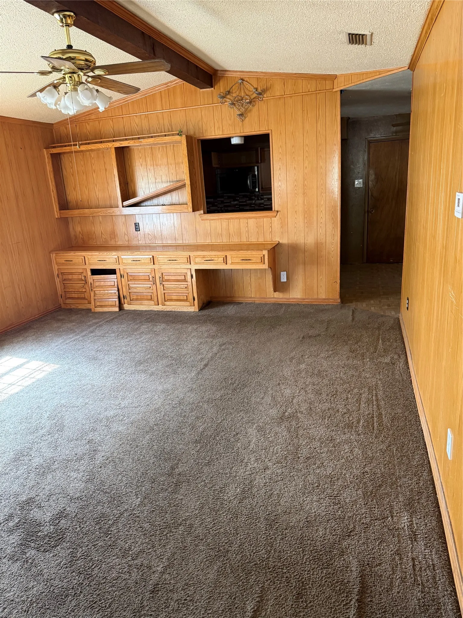 Single Family Residence For Sale in Dallas County , 6645 Racine Drive, Dallas, Texas 75232, 3 Bedroom, 2 Bathroom, 2 Garage spaces, 1,341 Sqft, built in 1969, mls#21403809, Real Estate Agent in Dallas, Homes For Sale in Dallas county, Homes For Sale in Dallas, Realtor in Dallas Texas, Real Estate Brokerage Independent Realty Texas, Luminita Cordes Realtor