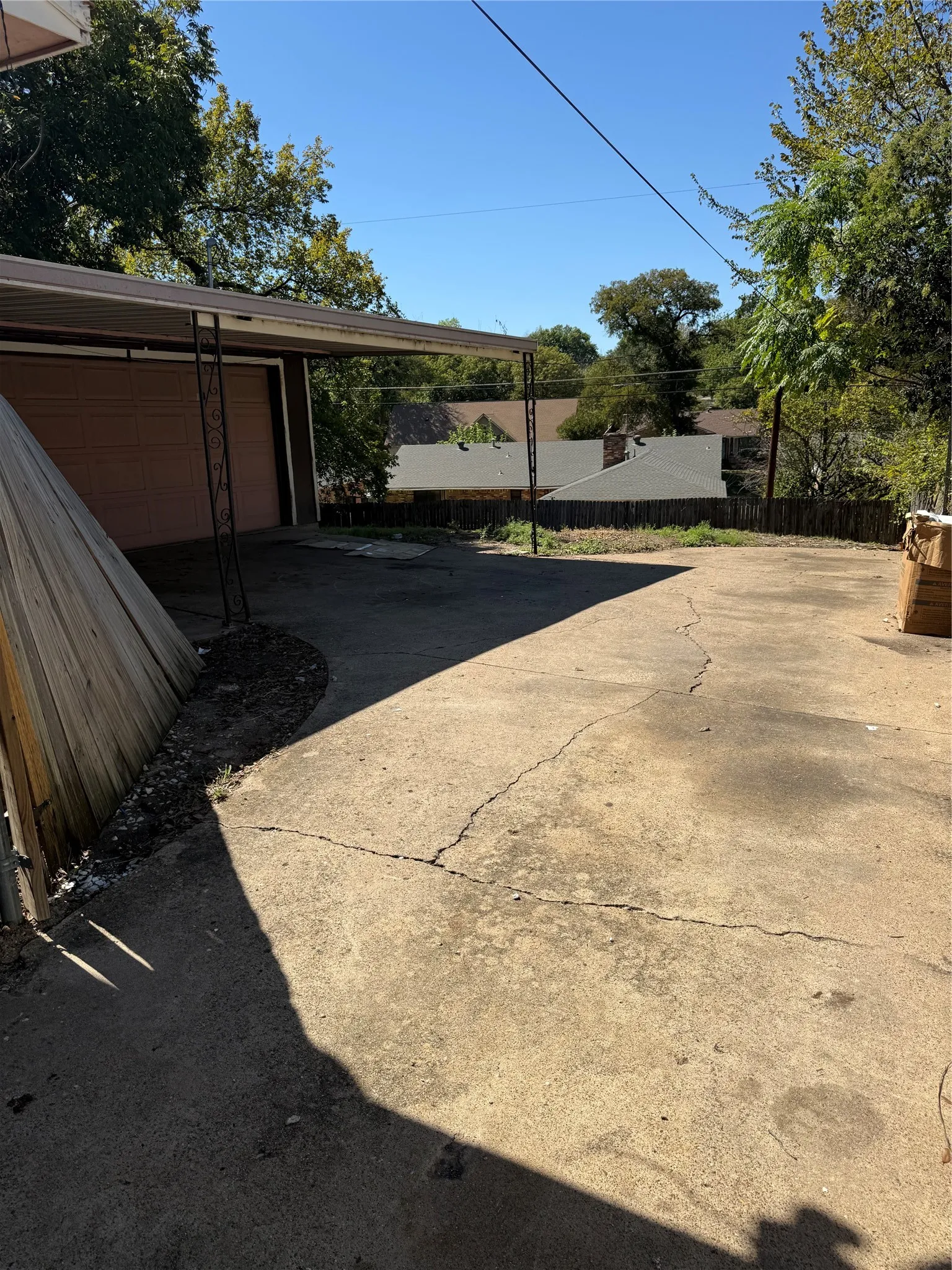 Single Family Residence For Sale in Dallas County , 6645 Racine Drive, Dallas, Texas 75232, 3 Bedroom, 2 Bathroom, 2 Garage spaces, 1,341 Sqft, built in 1969, mls#21403809, Real Estate Agent in Dallas, Homes For Sale in Dallas county, Homes For Sale in Dallas, Realtor in Dallas Texas, Real Estate Brokerage Independent Realty Texas, Luminita Cordes Realtor