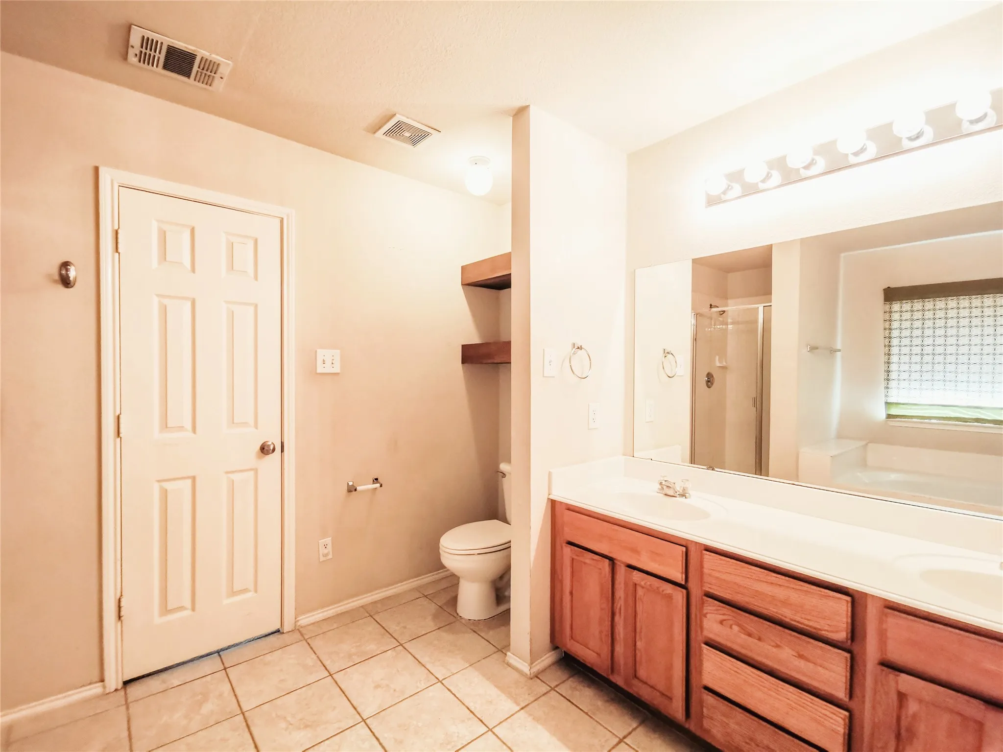 Single Family Residence For Rent in Denton County , 9131 Gaspard Court, Frisco, Texas 75033, 3 Bedroom, 2 Bathroom, 2 Garage spaces, 1,651 Sqft, built in 2005, mls#21402474, Real Estate Agent in Frisco, Homes For Rent in Denton county, Homes For Rent in Frisco, Realtor in Frisco Texas, Real Estate Brokerage Independent Realty Texas, Luminita Cordes Realtor