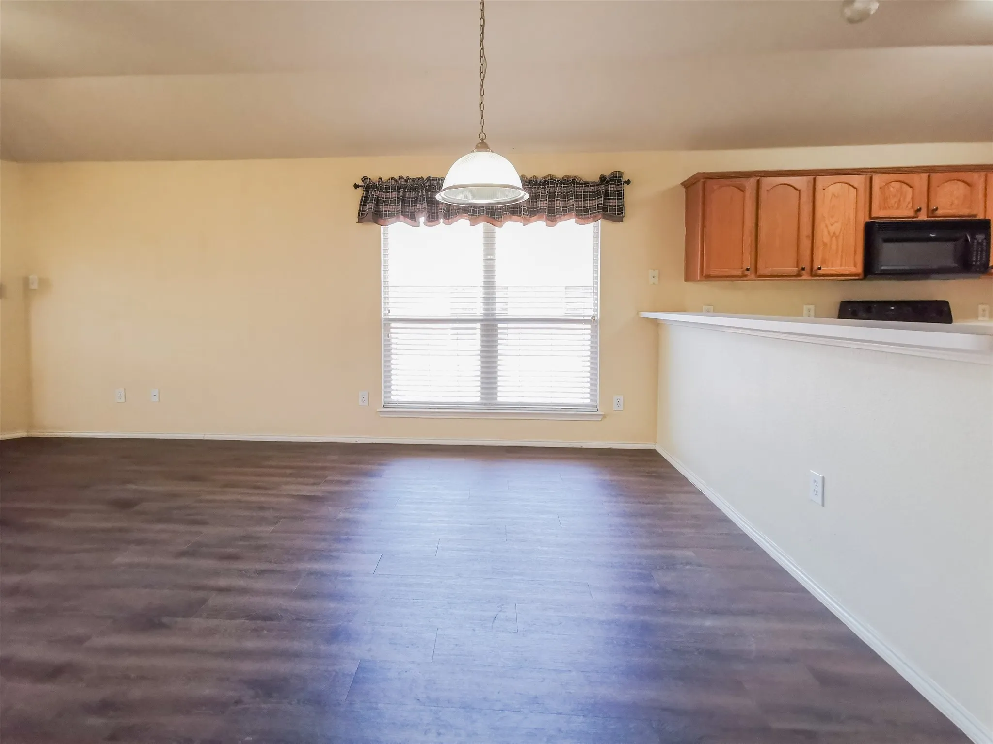 Single Family Residence For Rent in Denton County , 9131 Gaspard Court, Frisco, Texas 75033, 3 Bedroom, 2 Bathroom, 2 Garage spaces, 1,651 Sqft, built in 2005, mls#21402474, Real Estate Agent in Frisco, Homes For Rent in Denton county, Homes For Rent in Frisco, Realtor in Frisco Texas, Real Estate Brokerage Independent Realty Texas, Luminita Cordes Realtor