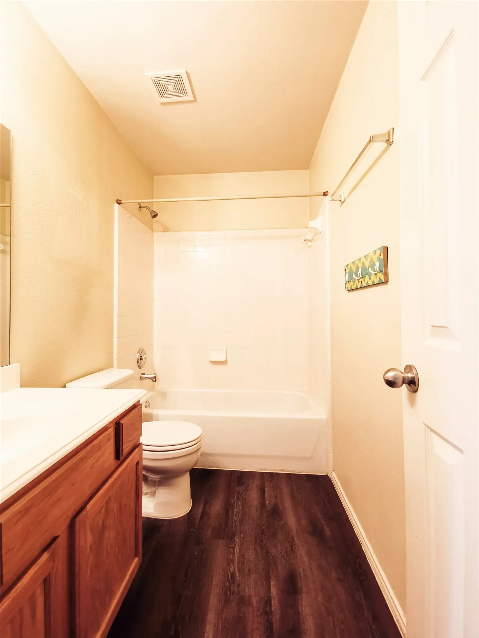 Single Family Residence For Rent in Denton County , 9131 Gaspard Court, Frisco, Texas 75033, 3 Bedroom, 2 Bathroom, 2 Garage spaces, 1,651 Sqft, built in 2005, mls#21402474, Real Estate Agent in Frisco, Homes For Rent in Denton county, Homes For Rent in Frisco, Realtor in Frisco Texas, Real Estate Brokerage Independent Realty Texas, Luminita Cordes Realtor