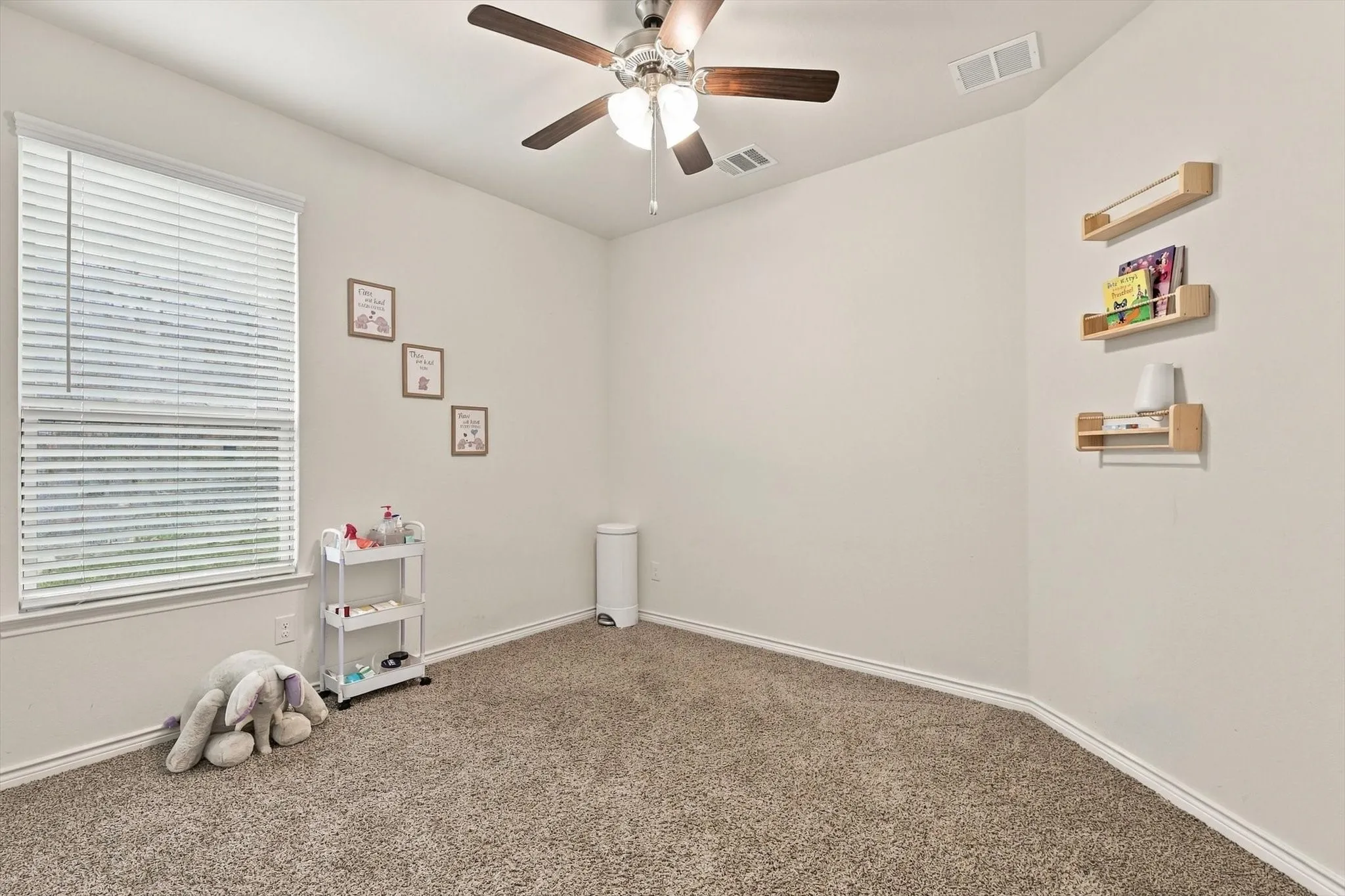 Single Family Residence For Sale in Collin County , 209 Tate Lane, Anna, Texas 75409, 4 Bedroom, 3 Bathroom, 2 Garage spaces, 2,936 Sqft, built in 2023, mls#21405133, Real Estate Agent in Anna, Homes For Sale in Collin county, Homes For Sale in Anna, Realtor in Anna Texas, Real Estate Brokerage Independent Realty Texas, Luminita Cordes Realtor