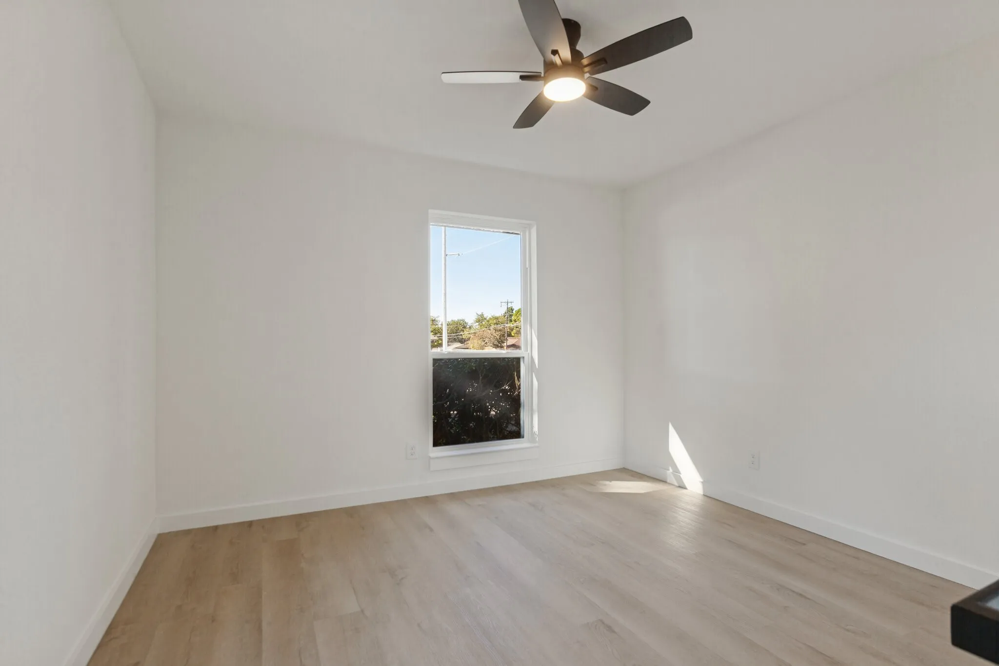 Single Family Residence For Sale in Dallas County , 430 Worcester Way, Richardson, Texas 75080, 3 Bedroom, 2 Bathroom, Garage spaces, 1,698 Sqft, built in 1967, mls#21406444, Real Estate Agent in Richardson, Homes For Sale in Dallas county, Homes For Sale in Richardson, Realtor in Richardson Texas, Real Estate Brokerage Independent Realty Texas, Luminita Cordes Realtor