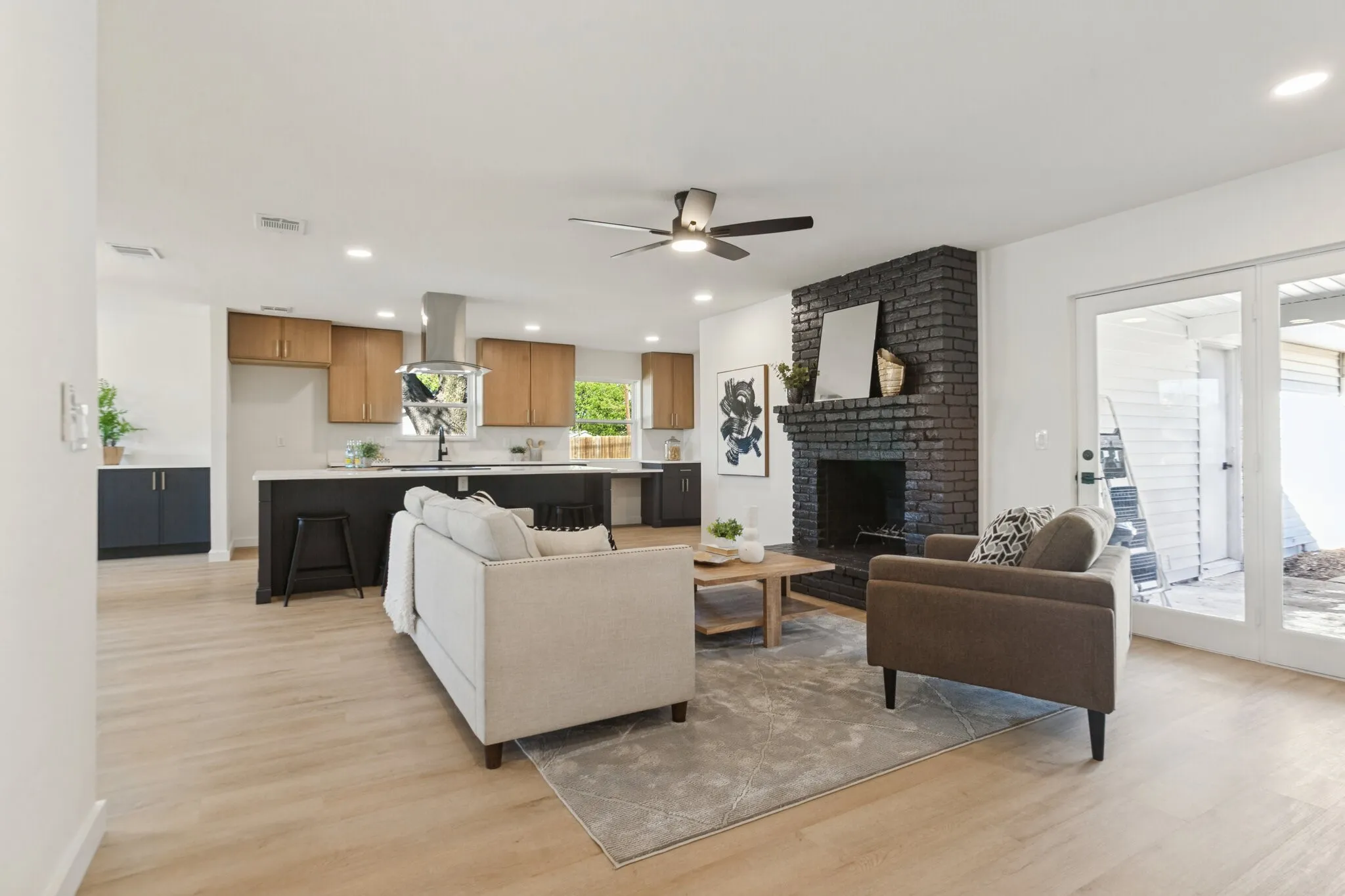 Single Family Residence For Sale in Dallas County , 430 Worcester Way, Richardson, Texas 75080, 3 Bedroom, 2 Bathroom, Garage spaces, 1,698 Sqft, built in 1967, mls#21406444, Real Estate Agent in Richardson, Homes For Sale in Dallas county, Homes For Sale in Richardson, Realtor in Richardson Texas, Real Estate Brokerage Independent Realty Texas, Luminita Cordes Realtor