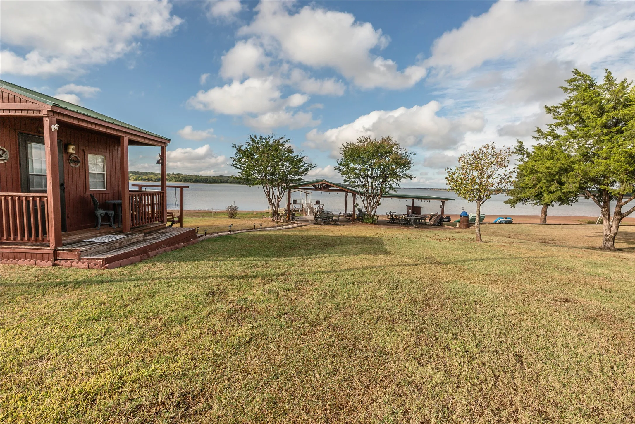Single Family Residence For Sale in Montague County , 172 Cheyenne Drive, Nocona, Texas 76255, 3 Bedroom, 2 Bathroom, 2 Garage spaces, 1,572 Sqft, built in 2000, mls#21405701, Real Estate Agent in Nocona, Homes For Sale in Montague county, Homes For Sale in Nocona, Realtor in Nocona Texas, Real Estate Brokerage Independent Realty Texas, Luminita Cordes Realtor