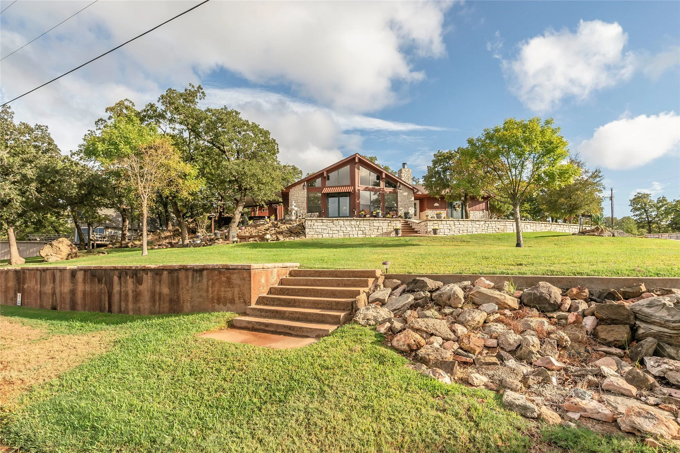 Single Family Residence For Sale in Montague County , 172 Cheyenne Drive, Nocona, Texas 76255, 3 Bedroom, 2 Bathroom, 2 Garage spaces, 1,572 Sqft, built in 2000, mls#21405701, Real Estate Agent in Nocona, Homes For Sale in Montague county, Homes For Sale in Nocona, Realtor in Nocona Texas, Real Estate Brokerage Independent Realty Texas, Luminita Cordes Realtor