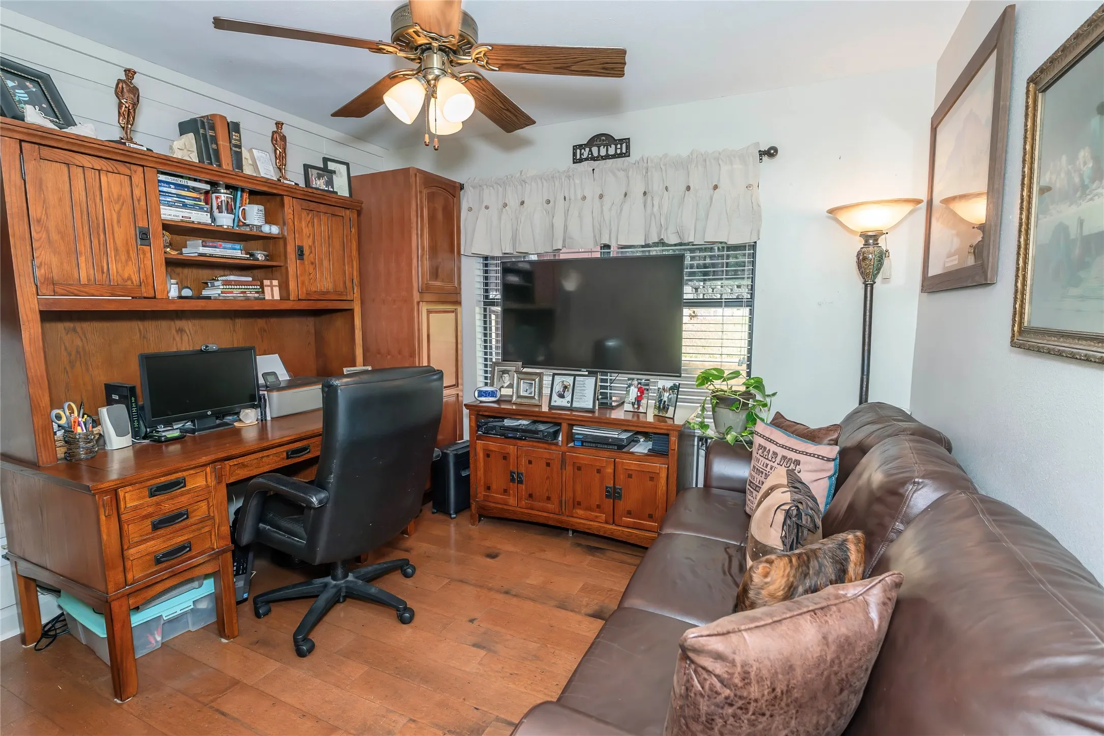 Single Family Residence For Sale in Montague County , 172 Cheyenne Drive, Nocona, Texas 76255, 3 Bedroom, 2 Bathroom, 2 Garage spaces, 1,572 Sqft, built in 2000, mls#21405701, Real Estate Agent in Nocona, Homes For Sale in Montague county, Homes For Sale in Nocona, Realtor in Nocona Texas, Real Estate Brokerage Independent Realty Texas, Luminita Cordes Realtor