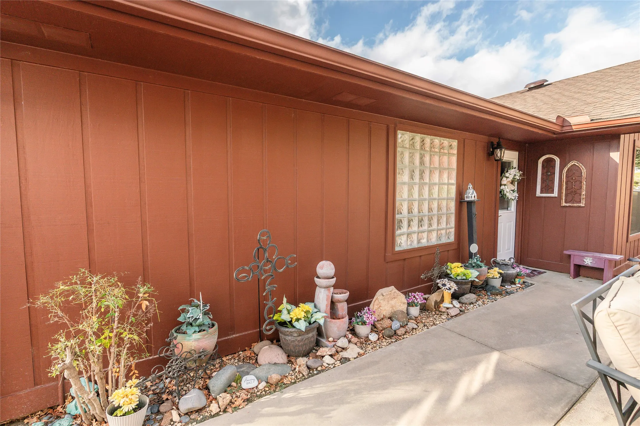 Single Family Residence For Sale in Montague County , 172 Cheyenne Drive, Nocona, Texas 76255, 3 Bedroom, 2 Bathroom, 2 Garage spaces, 1,572 Sqft, built in 2000, mls#21405701, Real Estate Agent in Nocona, Homes For Sale in Montague county, Homes For Sale in Nocona, Realtor in Nocona Texas, Real Estate Brokerage Independent Realty Texas, Luminita Cordes Realtor