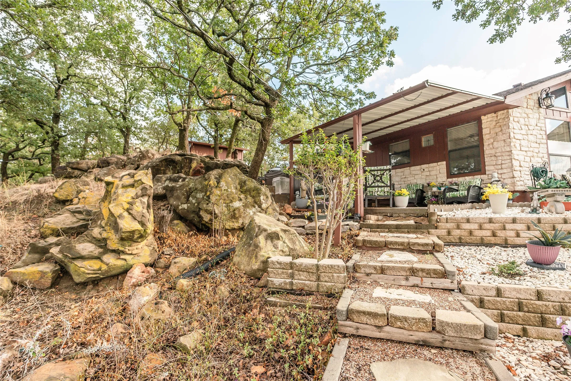 Single Family Residence For Sale in Montague County , 172 Cheyenne Drive, Nocona, Texas 76255, 3 Bedroom, 2 Bathroom, 2 Garage spaces, 1,572 Sqft, built in 2000, mls#21405701, Real Estate Agent in Nocona, Homes For Sale in Montague county, Homes For Sale in Nocona, Realtor in Nocona Texas, Real Estate Brokerage Independent Realty Texas, Luminita Cordes Realtor