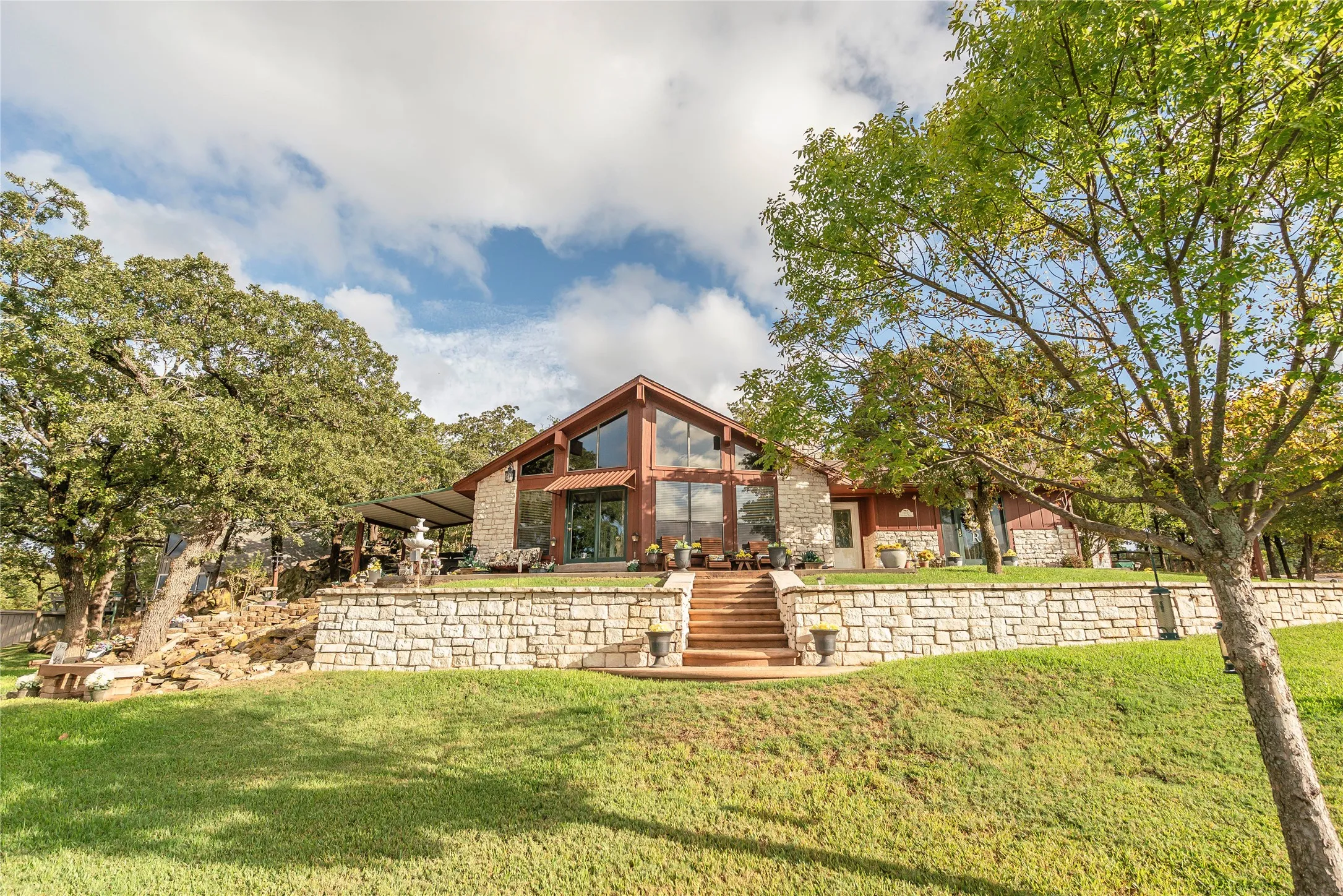 Single Family Residence For Sale in Montague County , 172 Cheyenne Drive, Nocona, Texas 76255, 3 Bedroom, 2 Bathroom, 2 Garage spaces, 1,572 Sqft, built in 2000, mls#21405701, Real Estate Agent in Nocona, Homes For Sale in Montague county, Homes For Sale in Nocona, Realtor in Nocona Texas, Real Estate Brokerage Independent Realty Texas, Luminita Cordes Realtor