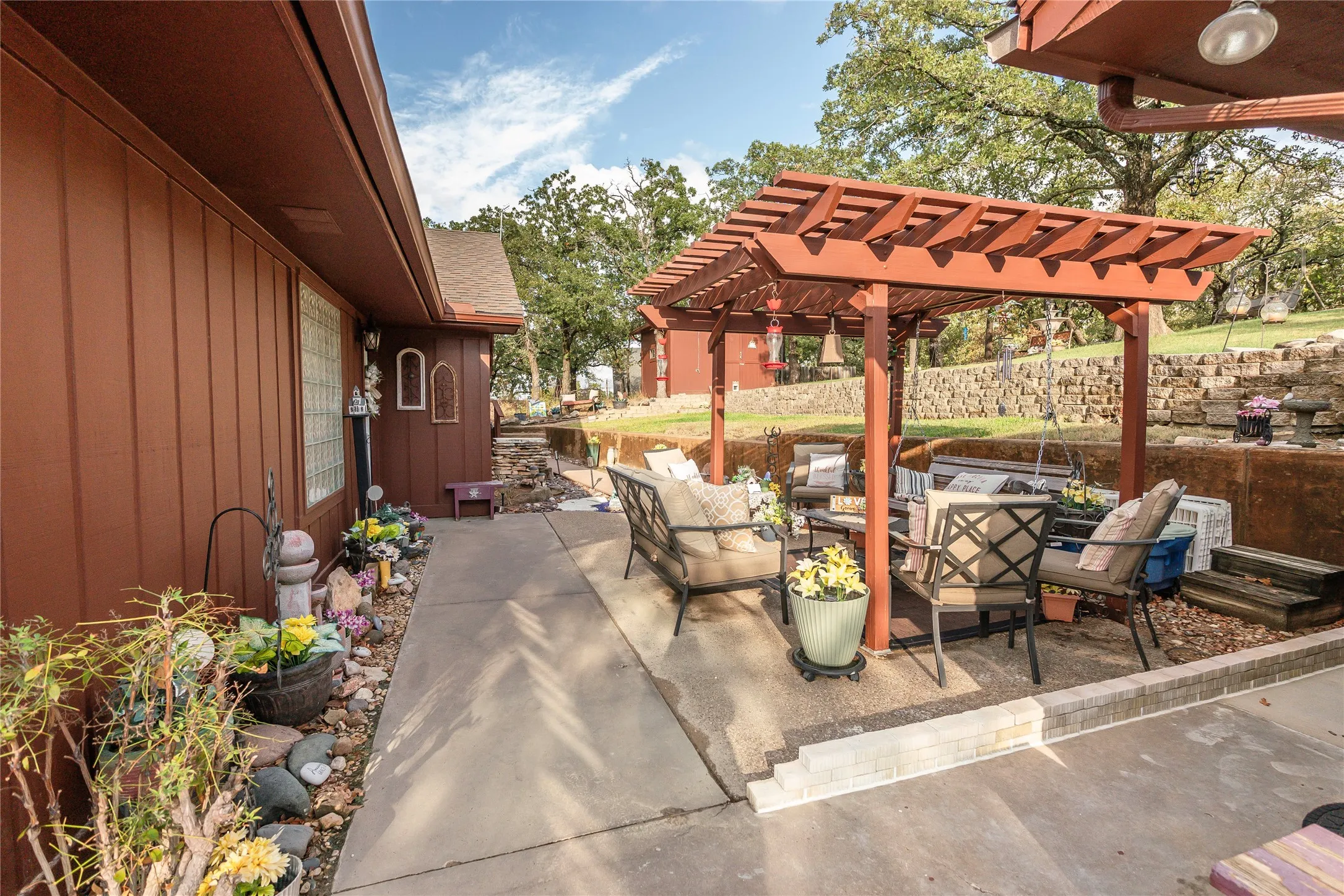 Single Family Residence For Sale in Montague County , 172 Cheyenne Drive, Nocona, Texas 76255, 3 Bedroom, 2 Bathroom, 2 Garage spaces, 1,572 Sqft, built in 2000, mls#21405701, Real Estate Agent in Nocona, Homes For Sale in Montague county, Homes For Sale in Nocona, Realtor in Nocona Texas, Real Estate Brokerage Independent Realty Texas, Luminita Cordes Realtor