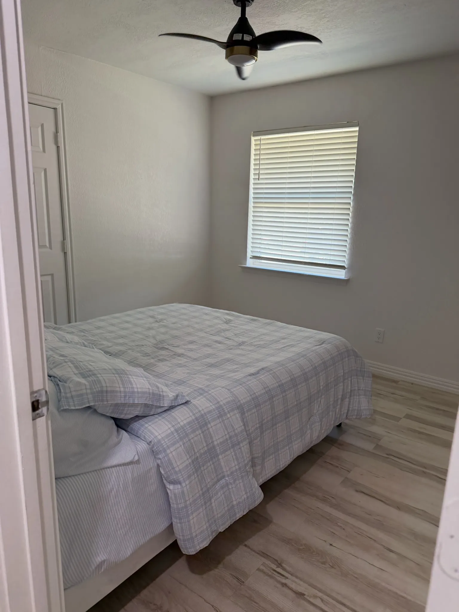 Single Family Residence For Rent in Dallas County , 3932 Sun Valley Court, Irving, Texas 75062, 3 Bedroom, 2 Bathroom, 2 Garage spaces, 1,298 Sqft, built in 1966, mls#21406459, Real Estate Agent in Irving, Homes For Rent in Dallas county, Homes For Rent in Irving, Realtor in Irving Texas, Real Estate Brokerage Independent Realty Texas, Luminita Cordes Realtor