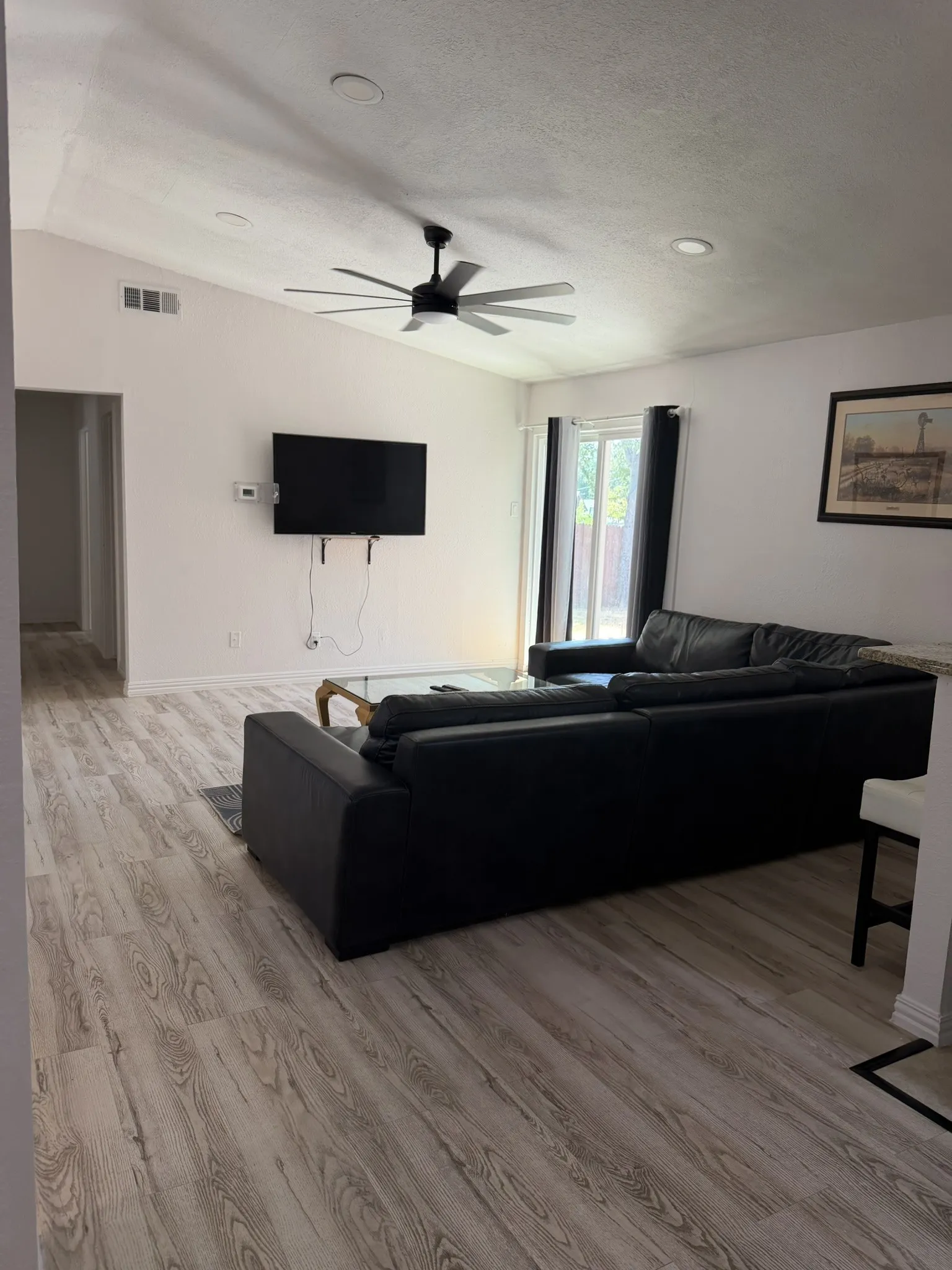 Single Family Residence For Rent in Dallas County , 3932 Sun Valley Court, Irving, Texas 75062, 3 Bedroom, 2 Bathroom, 2 Garage spaces, 1,298 Sqft, built in 1966, mls#21406459, Real Estate Agent in Irving, Homes For Rent in Dallas county, Homes For Rent in Irving, Realtor in Irving Texas, Real Estate Brokerage Independent Realty Texas, Luminita Cordes Realtor