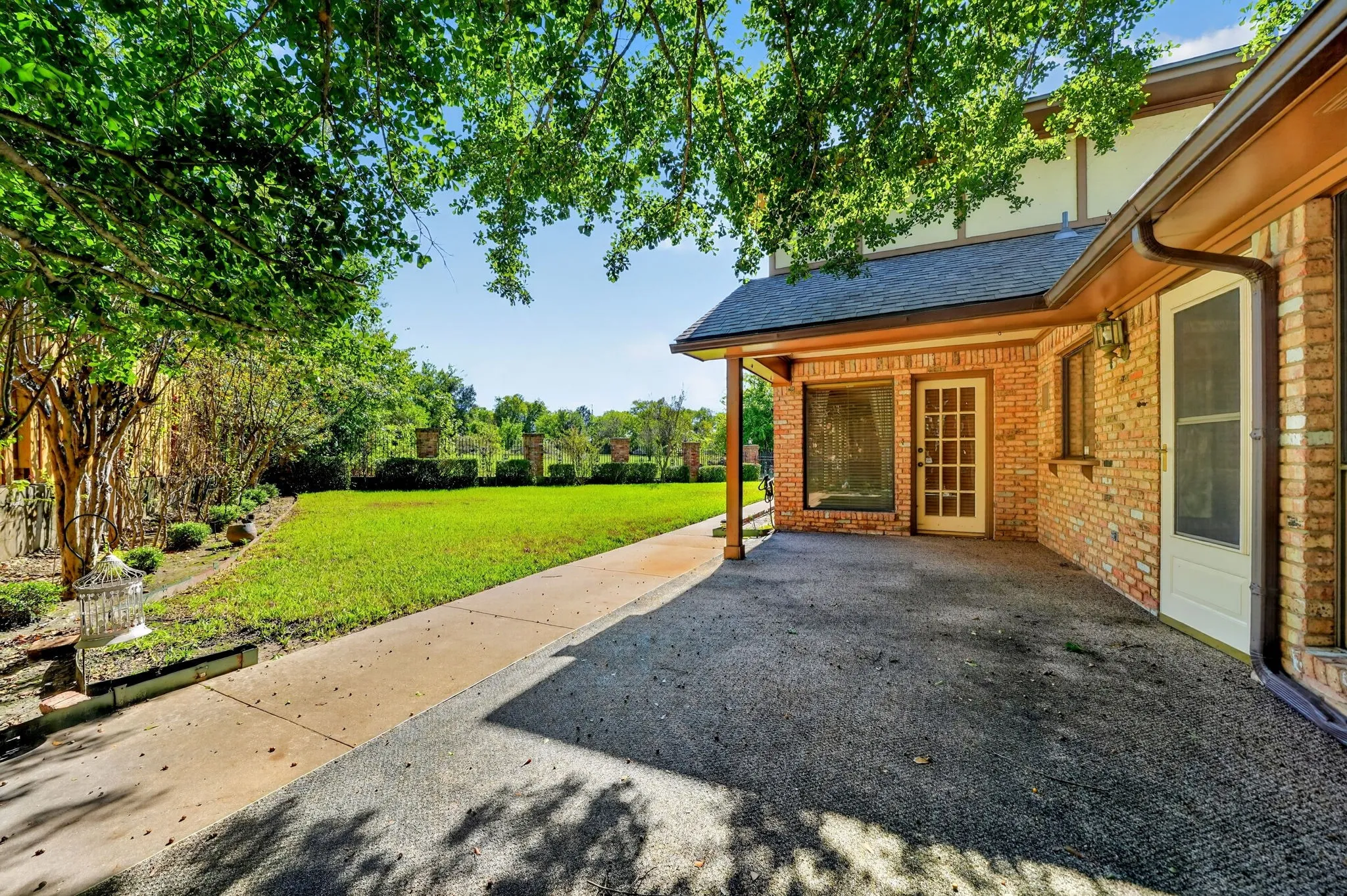 Single Family Residence For Sale in Hunt County , 103 Owl Tree Trail, Greenville, Texas 75402, 4 Bedroom, 3 Bathroom, 2 Garage spaces, 2,838 Sqft, built in 1983, mls#21405105, Real Estate Agent in Greenville, Homes For Sale in Hunt county, Homes For Sale in Greenville, Realtor in Greenville Texas, Real Estate Brokerage Independent Realty Texas, Luminita Cordes Realtor