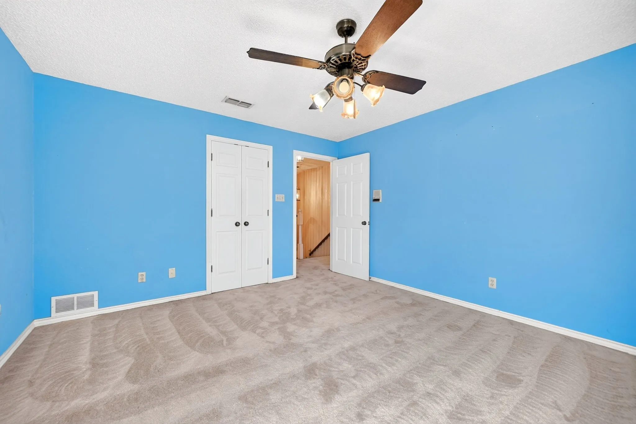 Single Family Residence For Sale in Hunt County , 103 Owl Tree Trail, Greenville, Texas 75402, 4 Bedroom, 3 Bathroom, 2 Garage spaces, 2,838 Sqft, built in 1983, mls#21405105, Real Estate Agent in Greenville, Homes For Sale in Hunt county, Homes For Sale in Greenville, Realtor in Greenville Texas, Real Estate Brokerage Independent Realty Texas, Luminita Cordes Realtor