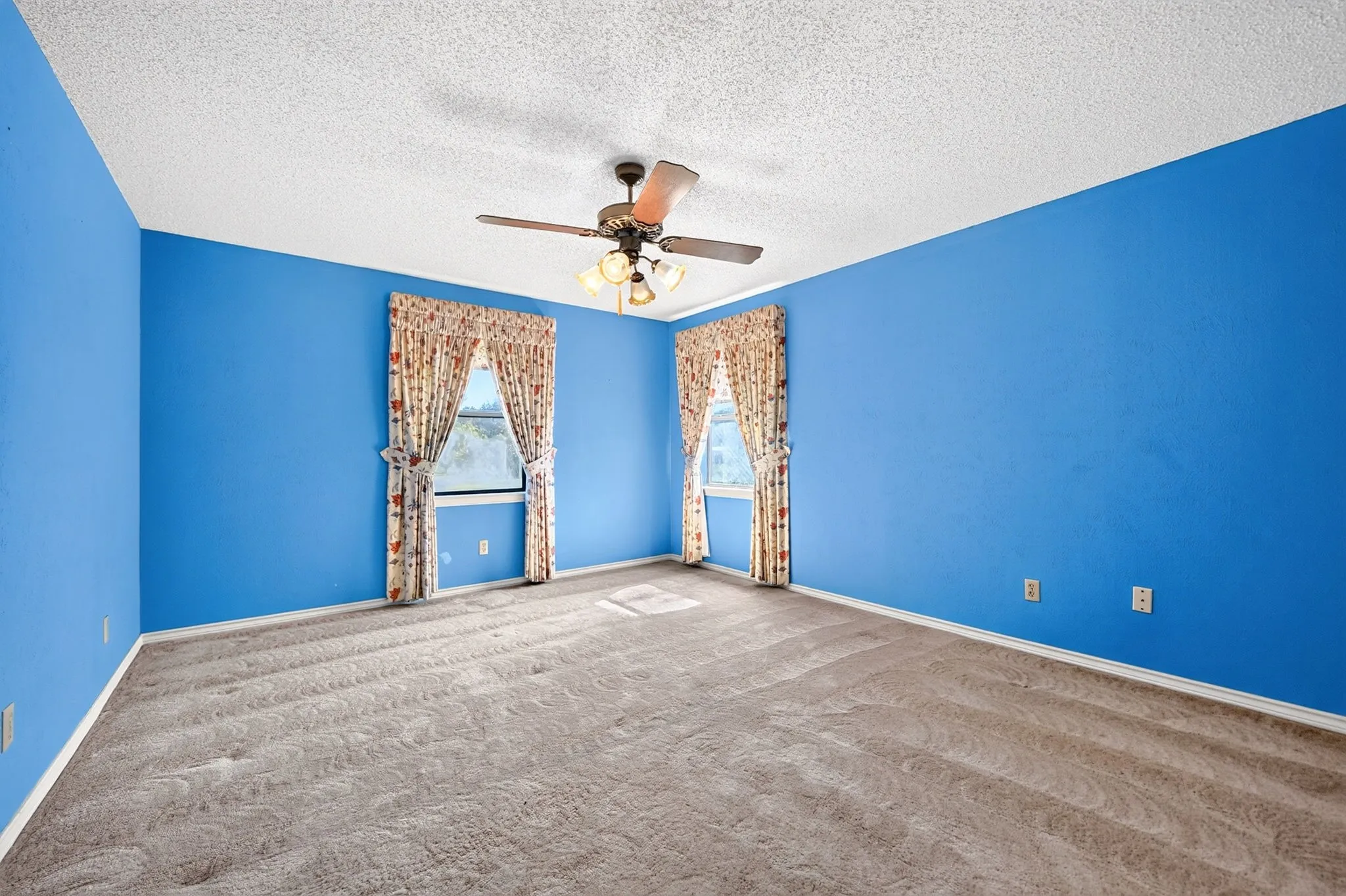 Single Family Residence For Sale in Hunt County , 103 Owl Tree Trail, Greenville, Texas 75402, 4 Bedroom, 3 Bathroom, 2 Garage spaces, 2,838 Sqft, built in 1983, mls#21405105, Real Estate Agent in Greenville, Homes For Sale in Hunt county, Homes For Sale in Greenville, Realtor in Greenville Texas, Real Estate Brokerage Independent Realty Texas, Luminita Cordes Realtor