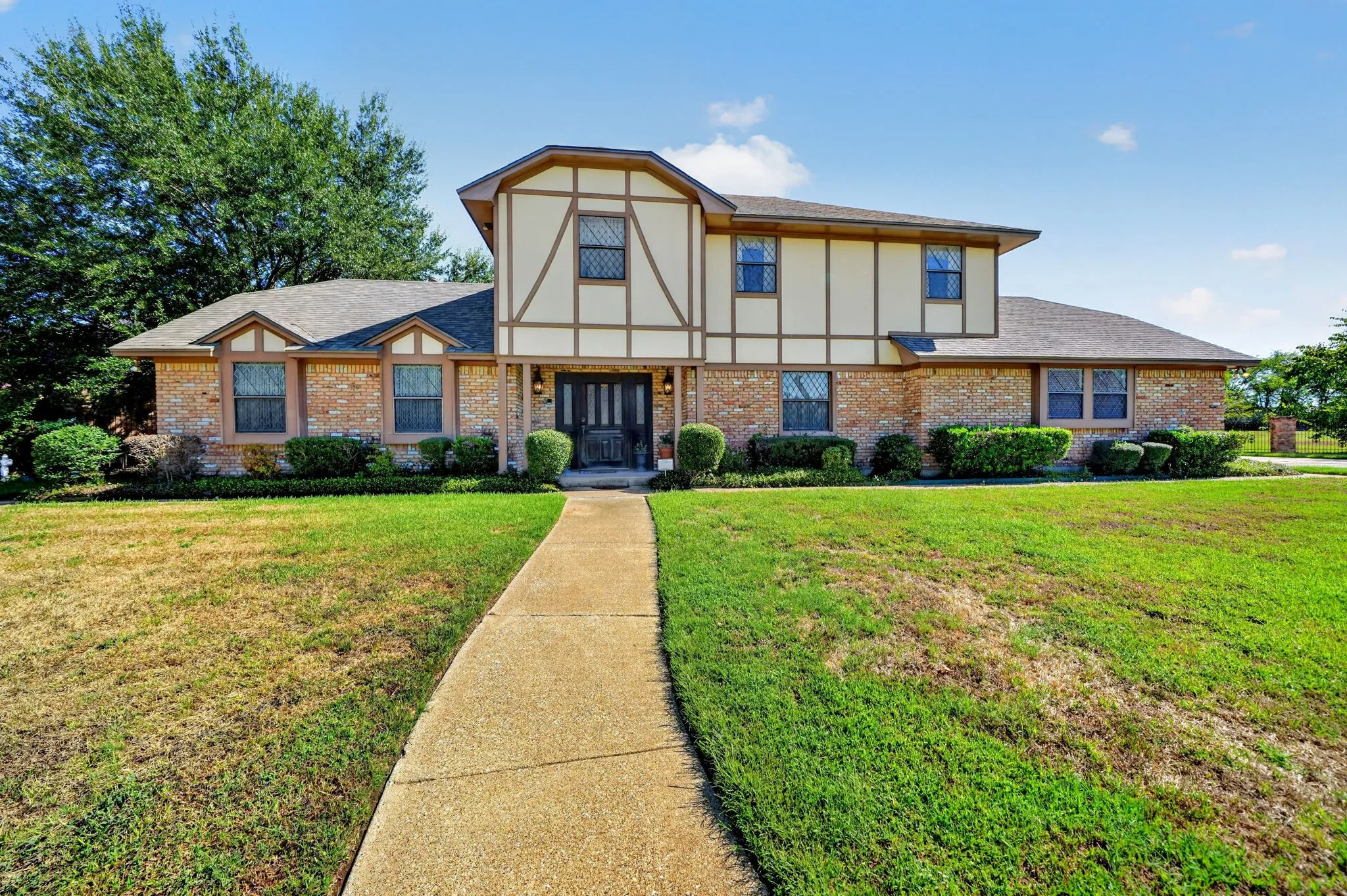 Single Family Residence For Sale in Hunt County , 103 Owl Tree Trail, Greenville, Texas 75402, 4 Bedroom, 3 Bathroom, 2 Garage spaces, 2,838 Sqft, built in 1983, mls#21405105, Real Estate Agent in Greenville, Homes For Sale in Hunt county, Homes For Sale in Greenville, Realtor in Greenville Texas, Real Estate Brokerage Independent Realty Texas, Luminita Cordes Realtor