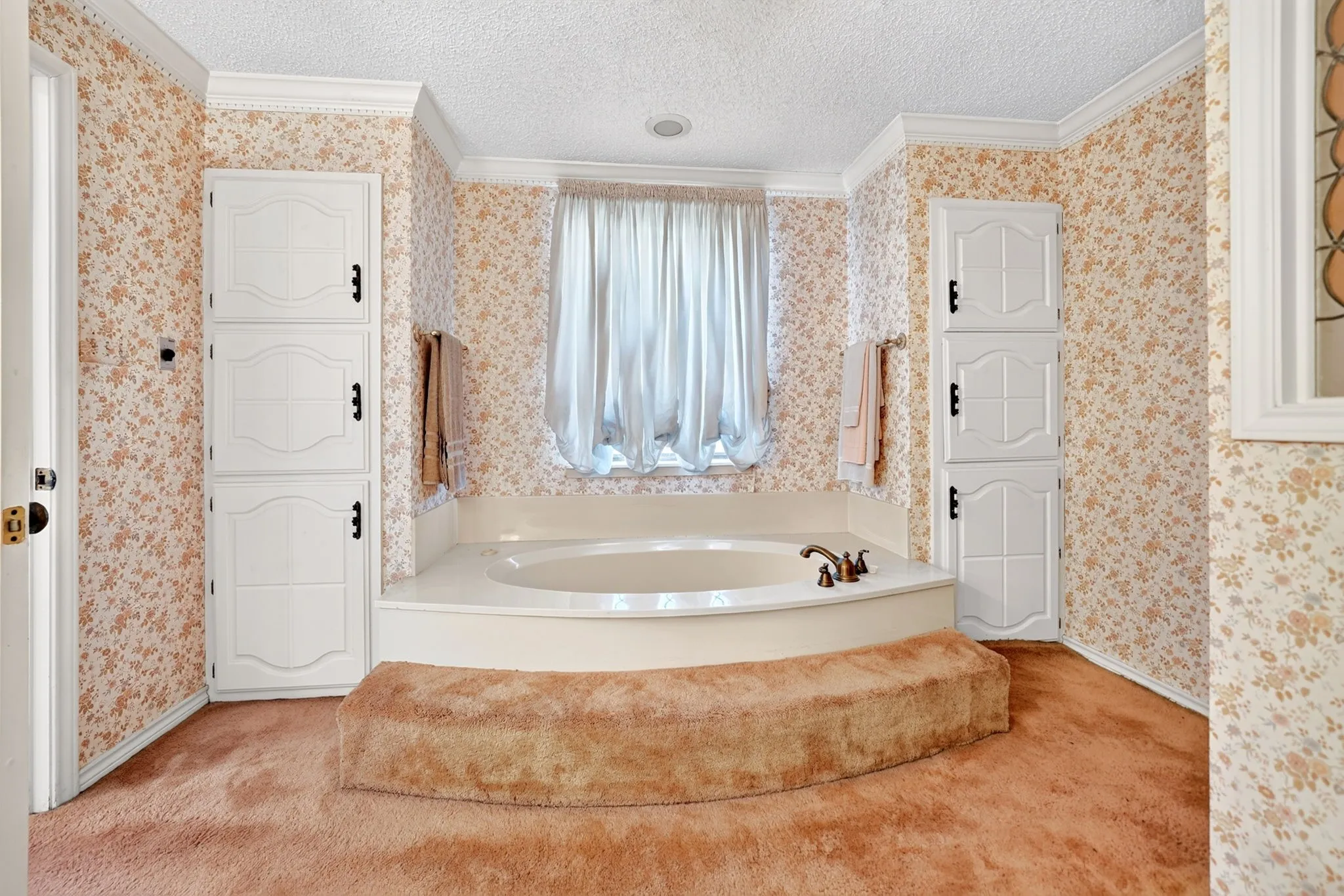 Single Family Residence For Sale in Hunt County , 103 Owl Tree Trail, Greenville, Texas 75402, 4 Bedroom, 3 Bathroom, 2 Garage spaces, 2,838 Sqft, built in 1983, mls#21405105, Real Estate Agent in Greenville, Homes For Sale in Hunt county, Homes For Sale in Greenville, Realtor in Greenville Texas, Real Estate Brokerage Independent Realty Texas, Luminita Cordes Realtor