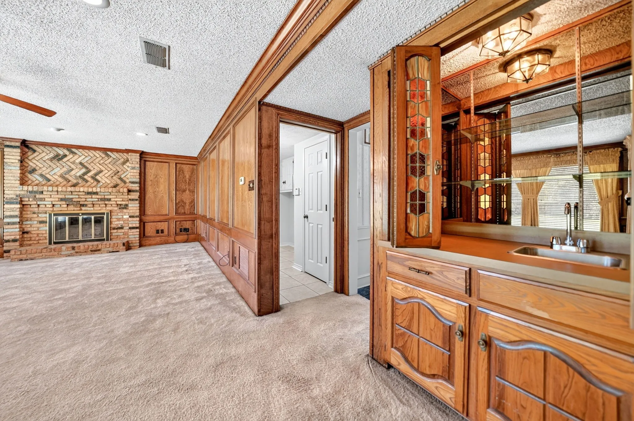 Single Family Residence For Sale in Hunt County , 103 Owl Tree Trail, Greenville, Texas 75402, 4 Bedroom, 3 Bathroom, 2 Garage spaces, 2,838 Sqft, built in 1983, mls#21405105, Real Estate Agent in Greenville, Homes For Sale in Hunt county, Homes For Sale in Greenville, Realtor in Greenville Texas, Real Estate Brokerage Independent Realty Texas, Luminita Cordes Realtor