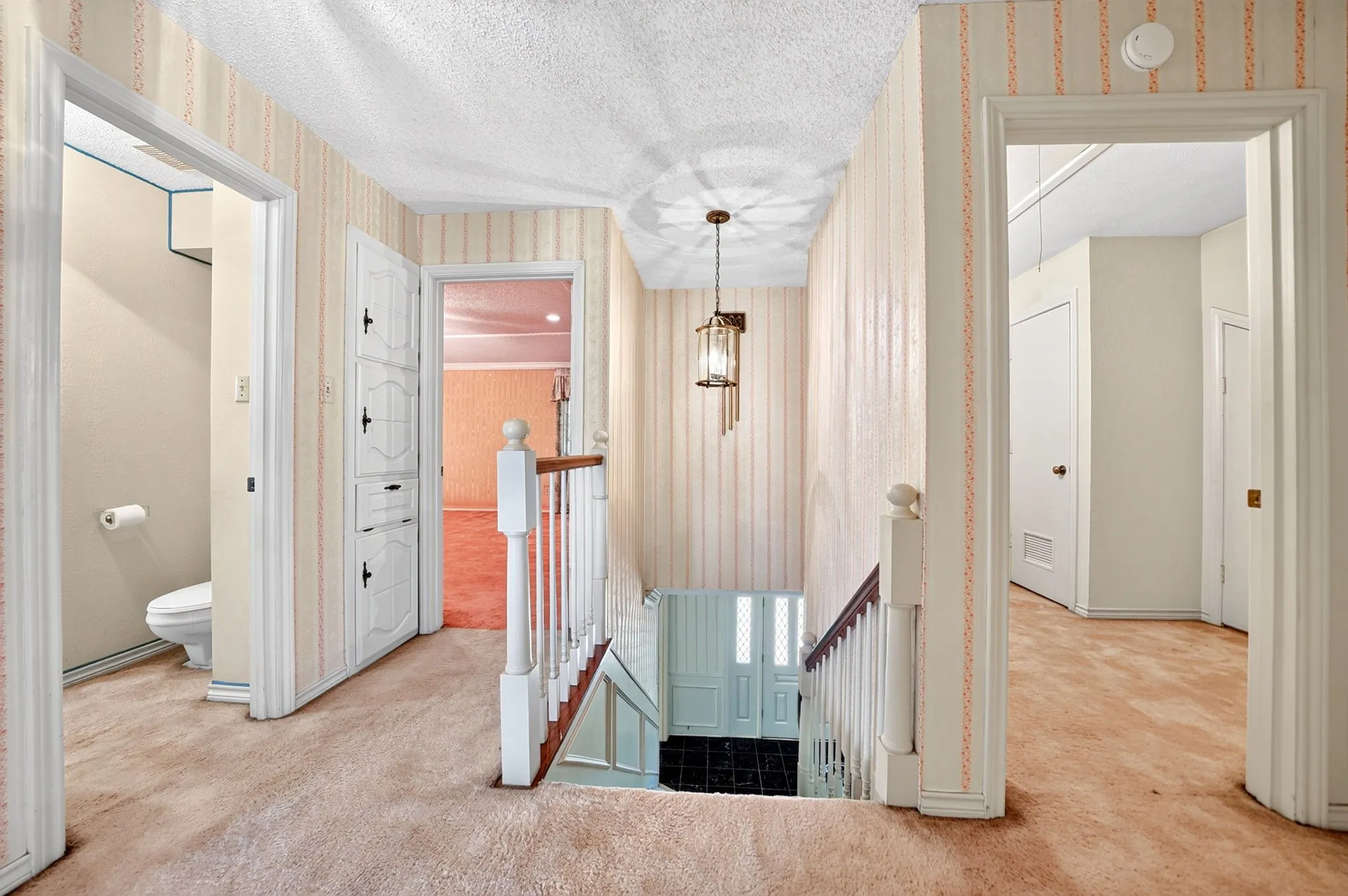 Single Family Residence For Sale in Hunt County , 103 Owl Tree Trail, Greenville, Texas 75402, 4 Bedroom, 3 Bathroom, 2 Garage spaces, 2,838 Sqft, built in 1983, mls#21405105, Real Estate Agent in Greenville, Homes For Sale in Hunt county, Homes For Sale in Greenville, Realtor in Greenville Texas, Real Estate Brokerage Independent Realty Texas, Luminita Cordes Realtor