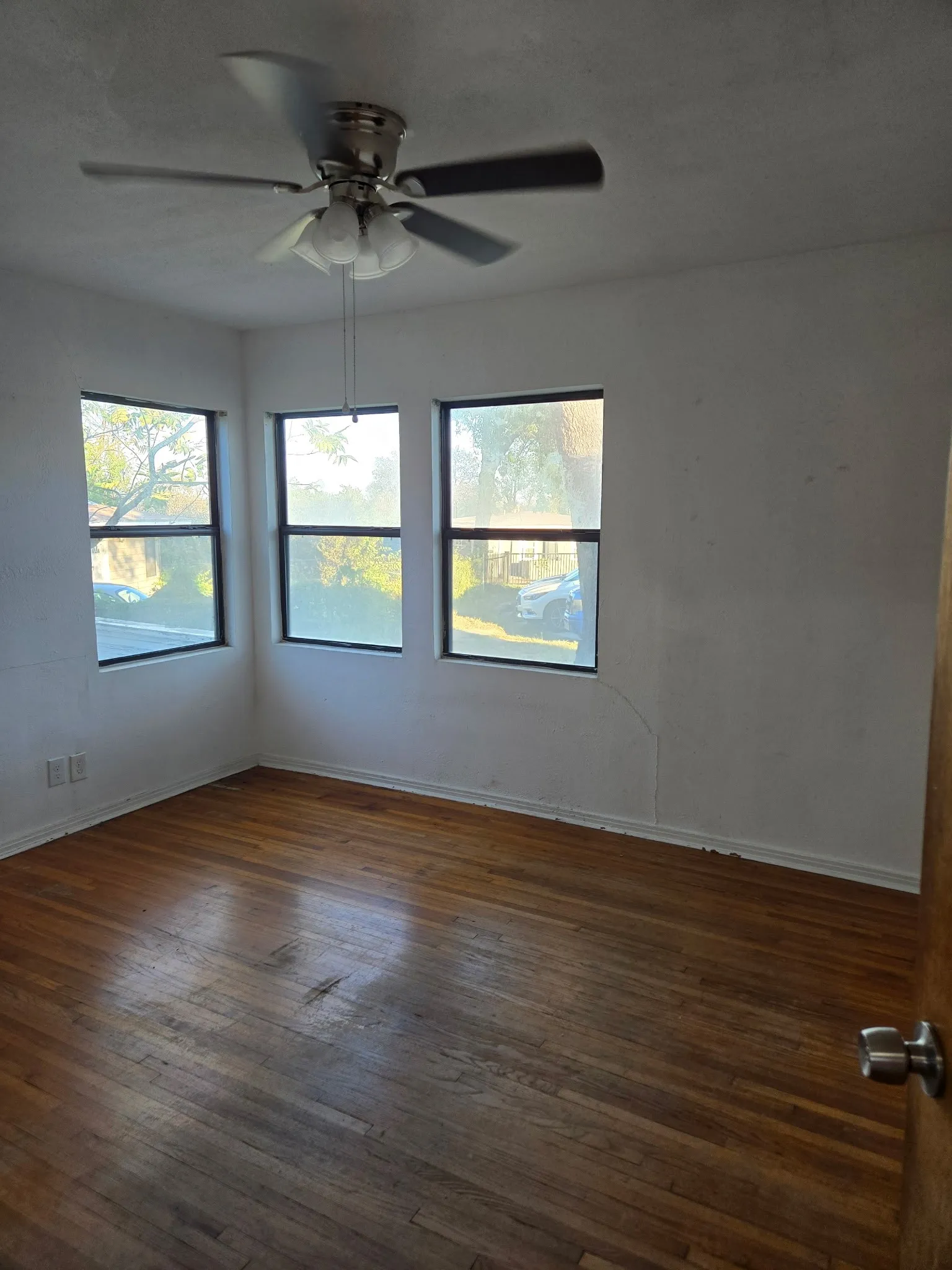 Single Family Residence For Sale in Tarrant County , 3701 Hopkins Street, Fort Worth, Texas 76107, 2 Bedroom, 1 Bathroom, Garage spaces, 906 Sqft, built in 1950, mls#21406379, Real Estate Agent in Fort Worth, Homes For Sale in Tarrant county, Homes For Sale in Fort Worth, Realtor in Fort Worth Texas, Real Estate Brokerage Independent Realty Texas, Luminita Cordes Realtor
