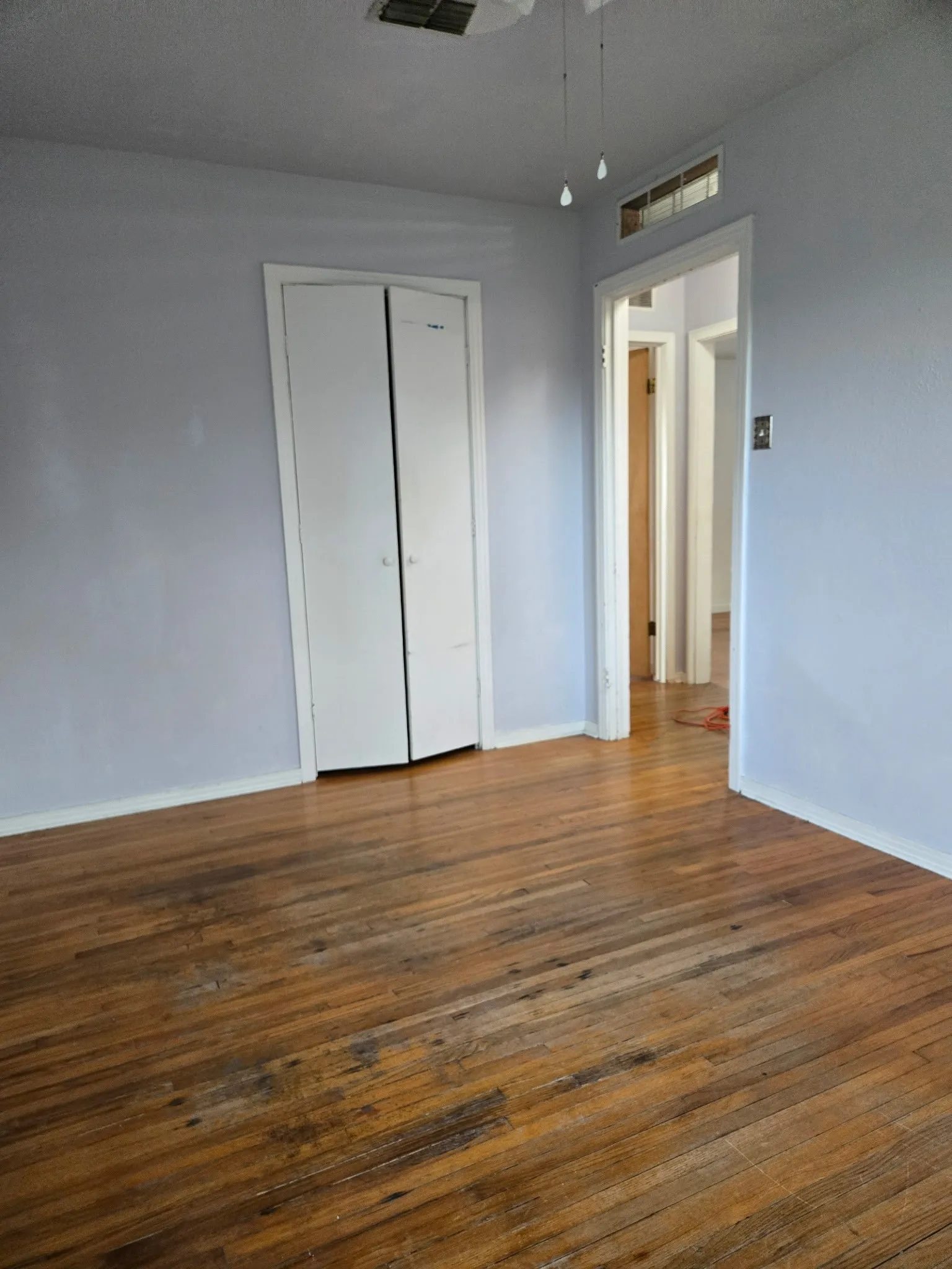 Single Family Residence For Sale in Tarrant County , 3701 Hopkins Street, Fort Worth, Texas 76107, 2 Bedroom, 1 Bathroom, Garage spaces, 906 Sqft, built in 1950, mls#21406379, Real Estate Agent in Fort Worth, Homes For Sale in Tarrant county, Homes For Sale in Fort Worth, Realtor in Fort Worth Texas, Real Estate Brokerage Independent Realty Texas, Luminita Cordes Realtor