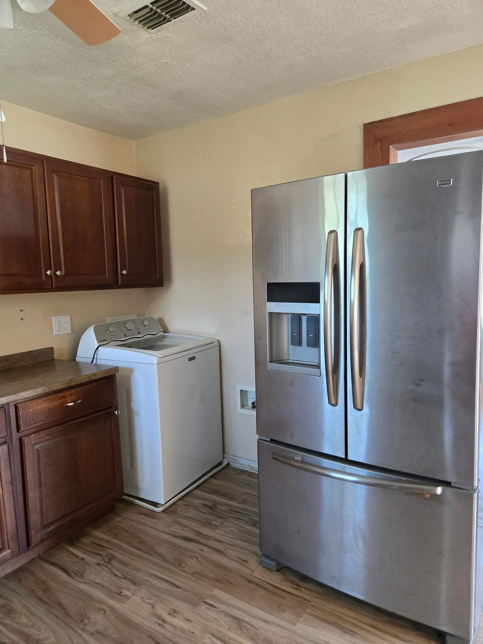 Single Family Residence For Sale in Tarrant County , 3701 Hopkins Street, Fort Worth, Texas 76107, 2 Bedroom, 1 Bathroom, Garage spaces, 906 Sqft, built in 1950, mls#21406379, Real Estate Agent in Fort Worth, Homes For Sale in Tarrant county, Homes For Sale in Fort Worth, Realtor in Fort Worth Texas, Real Estate Brokerage Independent Realty Texas, Luminita Cordes Realtor