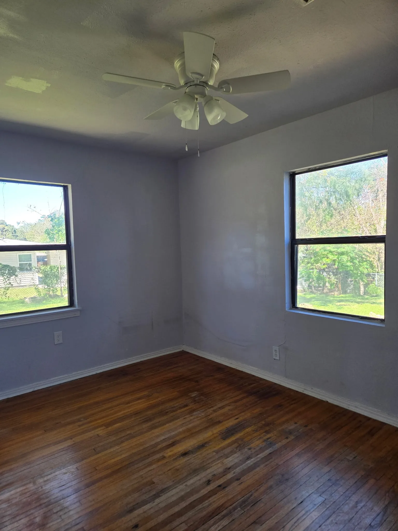 Single Family Residence For Sale in Tarrant County , 3701 Hopkins Street, Fort Worth, Texas 76107, 2 Bedroom, 1 Bathroom, Garage spaces, 906 Sqft, built in 1950, mls#21406379, Real Estate Agent in Fort Worth, Homes For Sale in Tarrant county, Homes For Sale in Fort Worth, Realtor in Fort Worth Texas, Real Estate Brokerage Independent Realty Texas, Luminita Cordes Realtor
