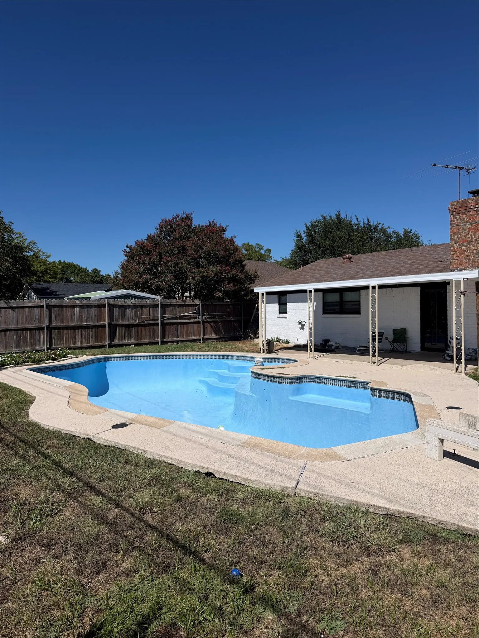 Single Family Residence For Sale in Johnson County , 313 Linda Drive, Burleson, Texas 76028, 3 Bedroom, 2 Bathroom, 2 Garage spaces, 1,414 Sqft, built in 1972, mls#21403779, Real Estate Agent in Burleson, Homes For Sale in Johnson county, Homes For Sale in Burleson, Realtor in Burleson Texas, Real Estate Brokerage Independent Realty Texas, Luminita Cordes Realtor