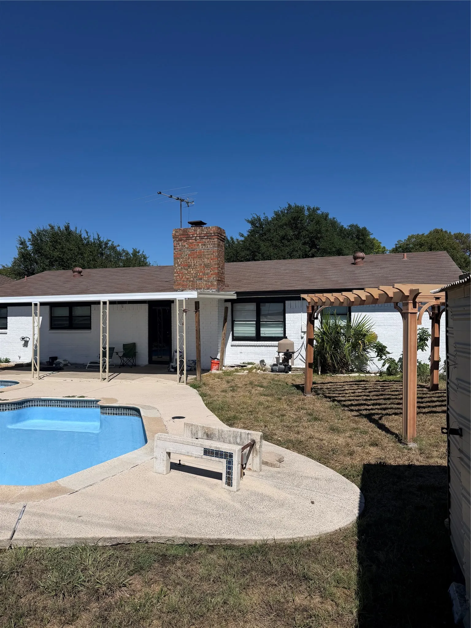 Single Family Residence For Sale in Johnson County , 313 Linda Drive, Burleson, Texas 76028, 3 Bedroom, 2 Bathroom, 2 Garage spaces, 1,414 Sqft, built in 1972, mls#21403779, Real Estate Agent in Burleson, Homes For Sale in Johnson county, Homes For Sale in Burleson, Realtor in Burleson Texas, Real Estate Brokerage Independent Realty Texas, Luminita Cordes Realtor
