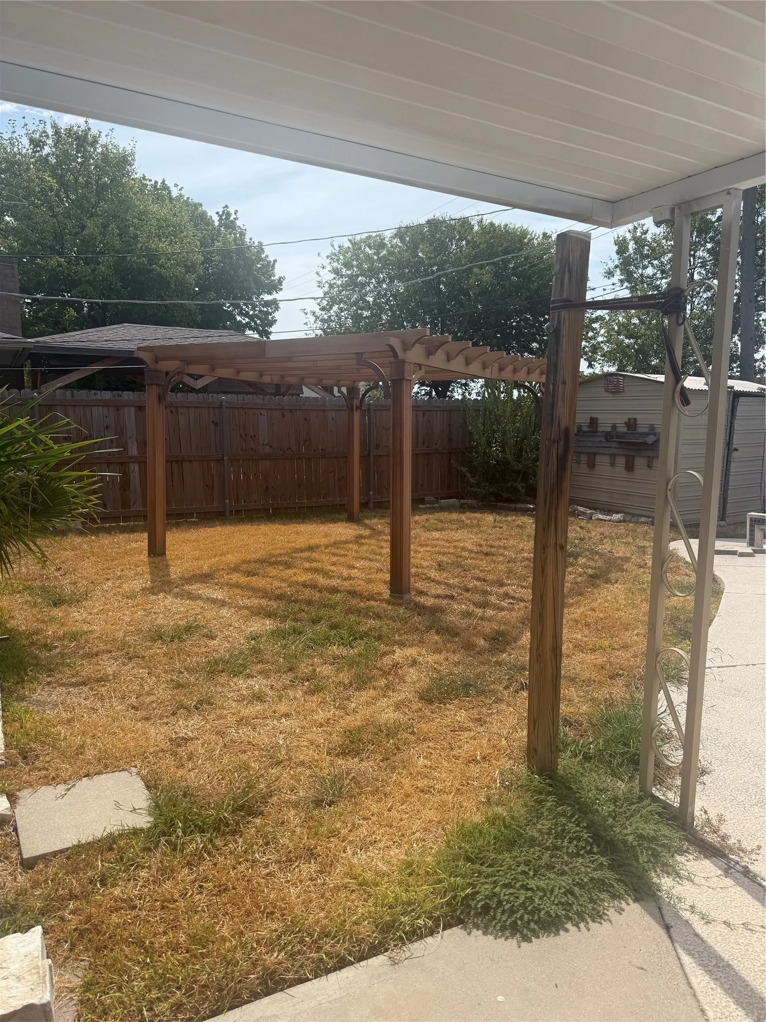 Single Family Residence For Sale in Johnson County , 313 Linda Drive, Burleson, Texas 76028, 3 Bedroom, 2 Bathroom, 2 Garage spaces, 1,414 Sqft, built in 1972, mls#21403779, Real Estate Agent in Burleson, Homes For Sale in Johnson county, Homes For Sale in Burleson, Realtor in Burleson Texas, Real Estate Brokerage Independent Realty Texas, Luminita Cordes Realtor