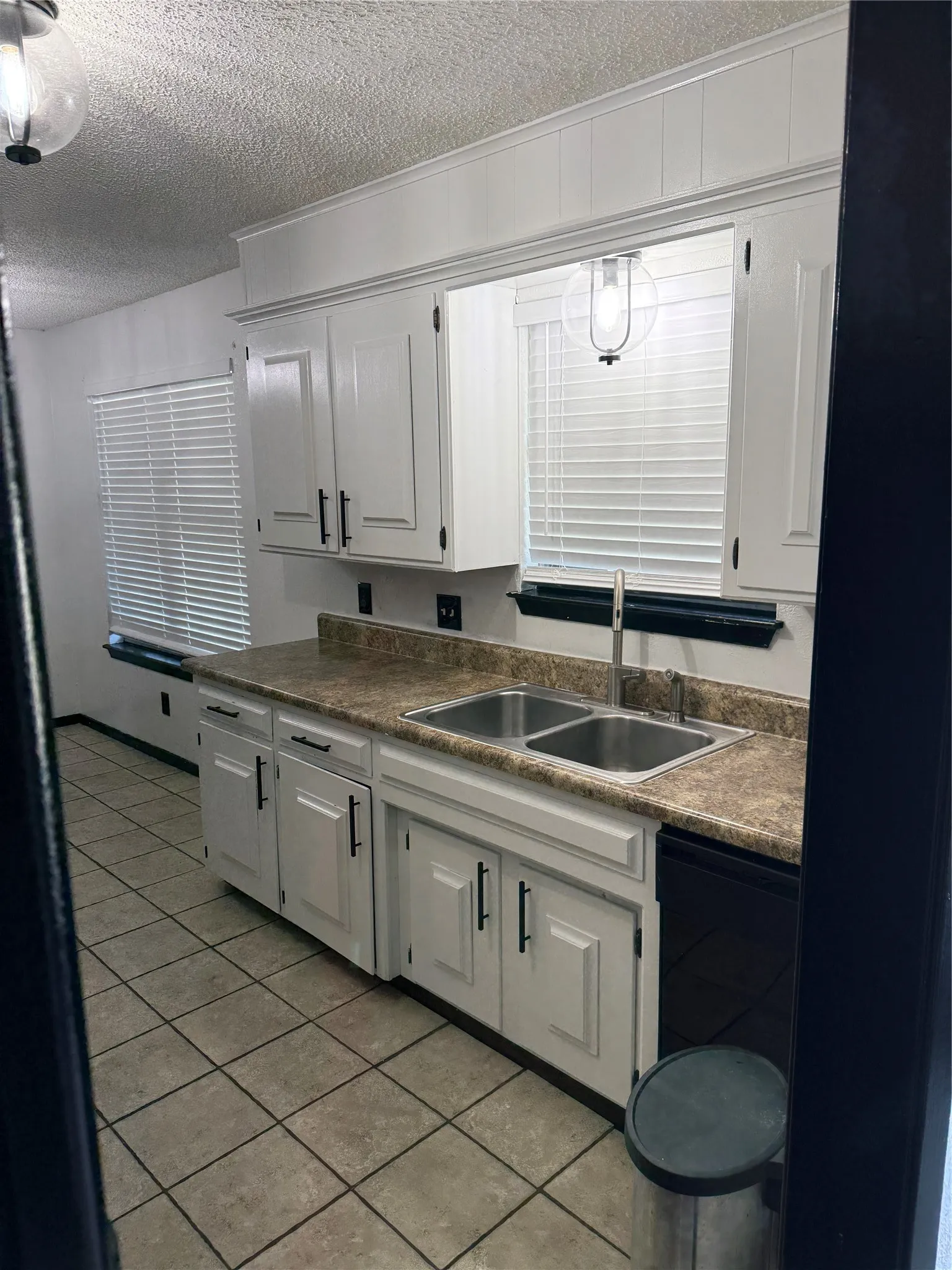 Single Family Residence For Sale in Johnson County , 313 Linda Drive, Burleson, Texas 76028, 3 Bedroom, 2 Bathroom, 2 Garage spaces, 1,414 Sqft, built in 1972, mls#21403779, Real Estate Agent in Burleson, Homes For Sale in Johnson county, Homes For Sale in Burleson, Realtor in Burleson Texas, Real Estate Brokerage Independent Realty Texas, Luminita Cordes Realtor