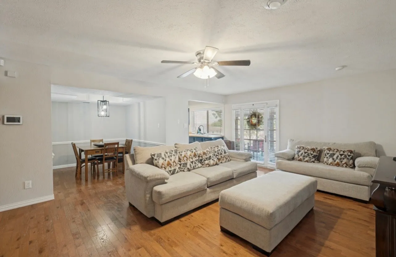 Single Family Residence For Sale in Dallas County , 700 Nora Lane, De Soto, Texas 75115, 3 Bedroom, 2 Bathroom, 2 Garage spaces, 1,733 Sqft, built in 1979, mls#21401705, Real Estate Agent in De Soto, Homes For Sale in Dallas county, Homes For Sale in De Soto, Realtor in De Soto Texas, Real Estate Brokerage Independent Realty Texas, Luminita Cordes Realtor