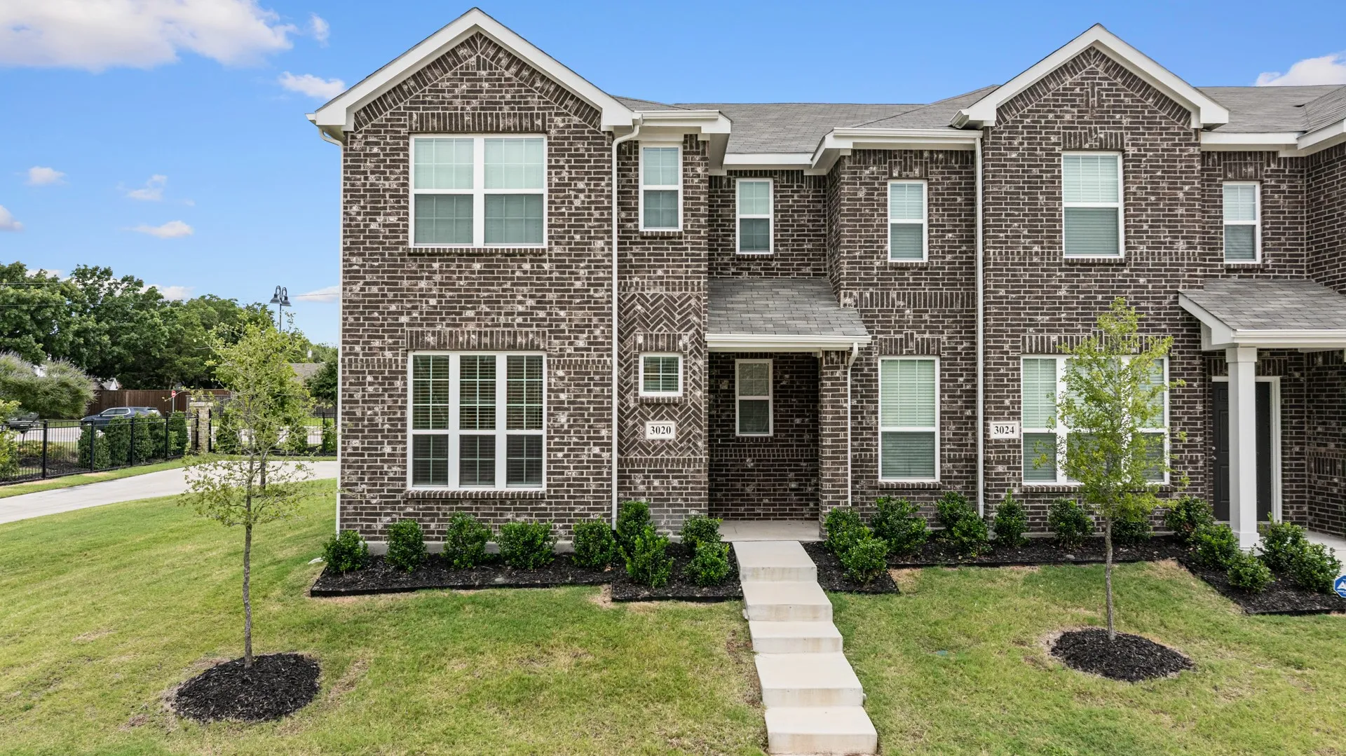 Townhouse For Sale in Dallas County , 3020 Percheron Drive, Mesquite, Texas 75150, 3 Bedroom, 3 Bathroom, 2 Garage spaces, 1,808 Sqft, built in 2024, mls#21406359, Real Estate Agent in Mesquite, Homes For Sale in Dallas county, Homes For Sale in Mesquite, Realtor in Mesquite Texas, Real Estate Brokerage Independent Realty Texas, Luminita Cordes Realtor