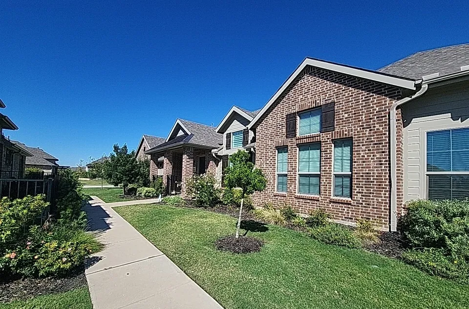 Townhouse For Sale in Collin County , 612 Cloverleaf Drive, Wylie, Texas 75098, 2 Bedroom, 2 Bathroom, 2 Garage spaces, 1,353 Sqft, built in 2021, mls#21406467, Real Estate Agent in Wylie, Homes For Sale in Collin county, Homes For Sale in Wylie, Realtor in Wylie Texas, Real Estate Brokerage Independent Realty Texas, Luminita Cordes Realtor