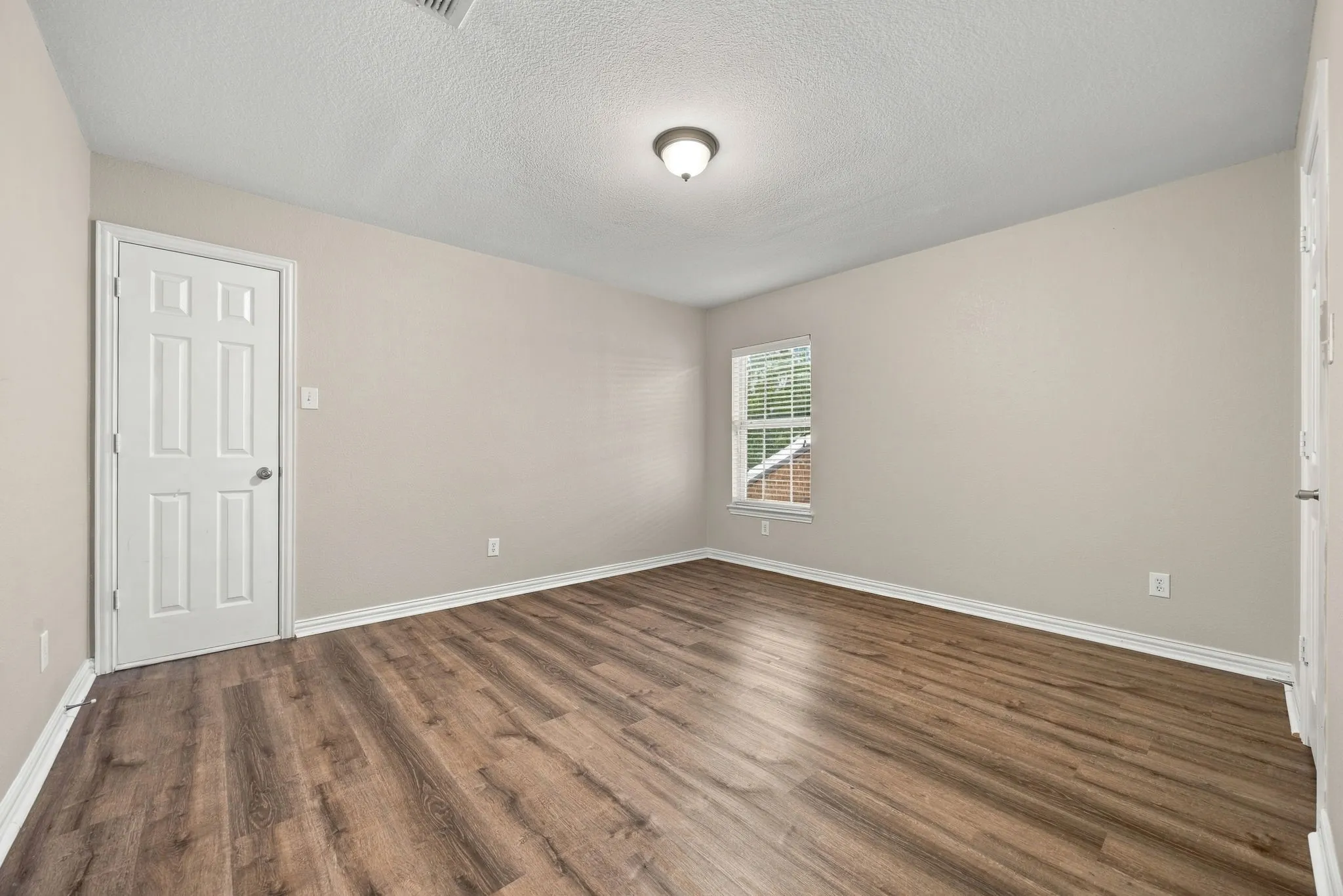 Single Family Residence For Sale in Rockwall County , 323 Deaton Drive, Fate, Texas 75087, 4 Bedroom, 3 Bathroom, 2 Garage spaces, 2,916 Sqft, built in 2007, mls#21391949, Real Estate Agent in Fate, Homes For Sale in Rockwall county, Homes For Sale in Fate, Realtor in Fate Texas, Real Estate Brokerage Independent Realty Texas, Luminita Cordes Realtor