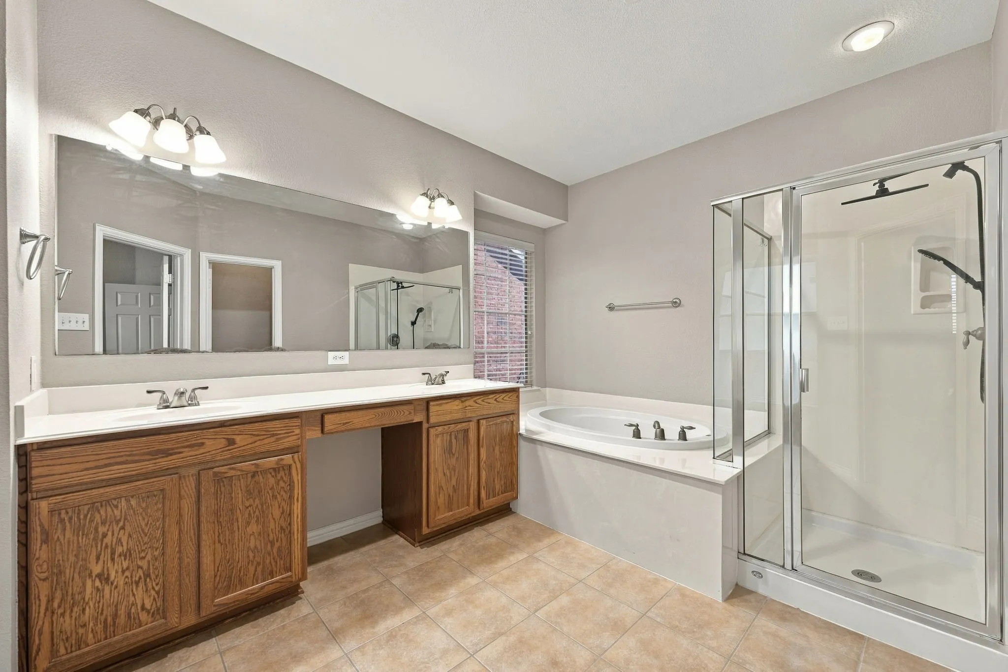Single Family Residence For Sale in Rockwall County , 323 Deaton Drive, Fate, Texas 75087, 4 Bedroom, 3 Bathroom, 2 Garage spaces, 2,916 Sqft, built in 2007, mls#21391949, Real Estate Agent in Fate, Homes For Sale in Rockwall county, Homes For Sale in Fate, Realtor in Fate Texas, Real Estate Brokerage Independent Realty Texas, Luminita Cordes Realtor