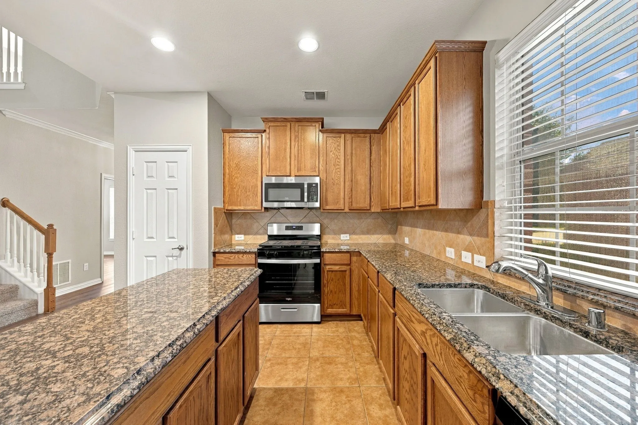 Single Family Residence For Sale in Rockwall County , 323 Deaton Drive, Fate, Texas 75087, 4 Bedroom, 3 Bathroom, 2 Garage spaces, 2,916 Sqft, built in 2007, mls#21391949, Real Estate Agent in Fate, Homes For Sale in Rockwall county, Homes For Sale in Fate, Realtor in Fate Texas, Real Estate Brokerage Independent Realty Texas, Luminita Cordes Realtor