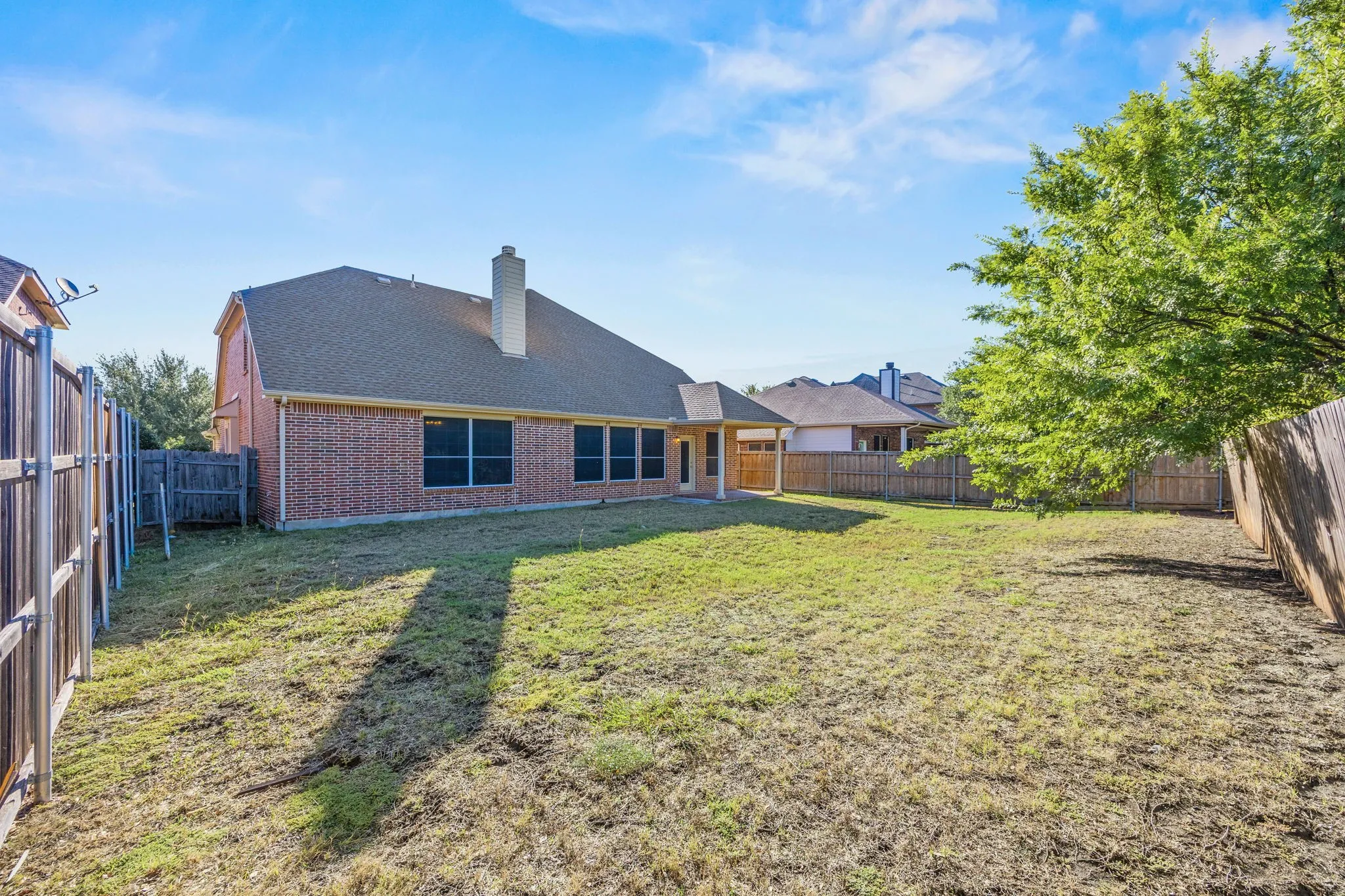 Single Family Residence For Sale in Rockwall County , 323 Deaton Drive, Fate, Texas 75087, 4 Bedroom, 3 Bathroom, 2 Garage spaces, 2,916 Sqft, built in 2007, mls#21391949, Real Estate Agent in Fate, Homes For Sale in Rockwall county, Homes For Sale in Fate, Realtor in Fate Texas, Real Estate Brokerage Independent Realty Texas, Luminita Cordes Realtor
