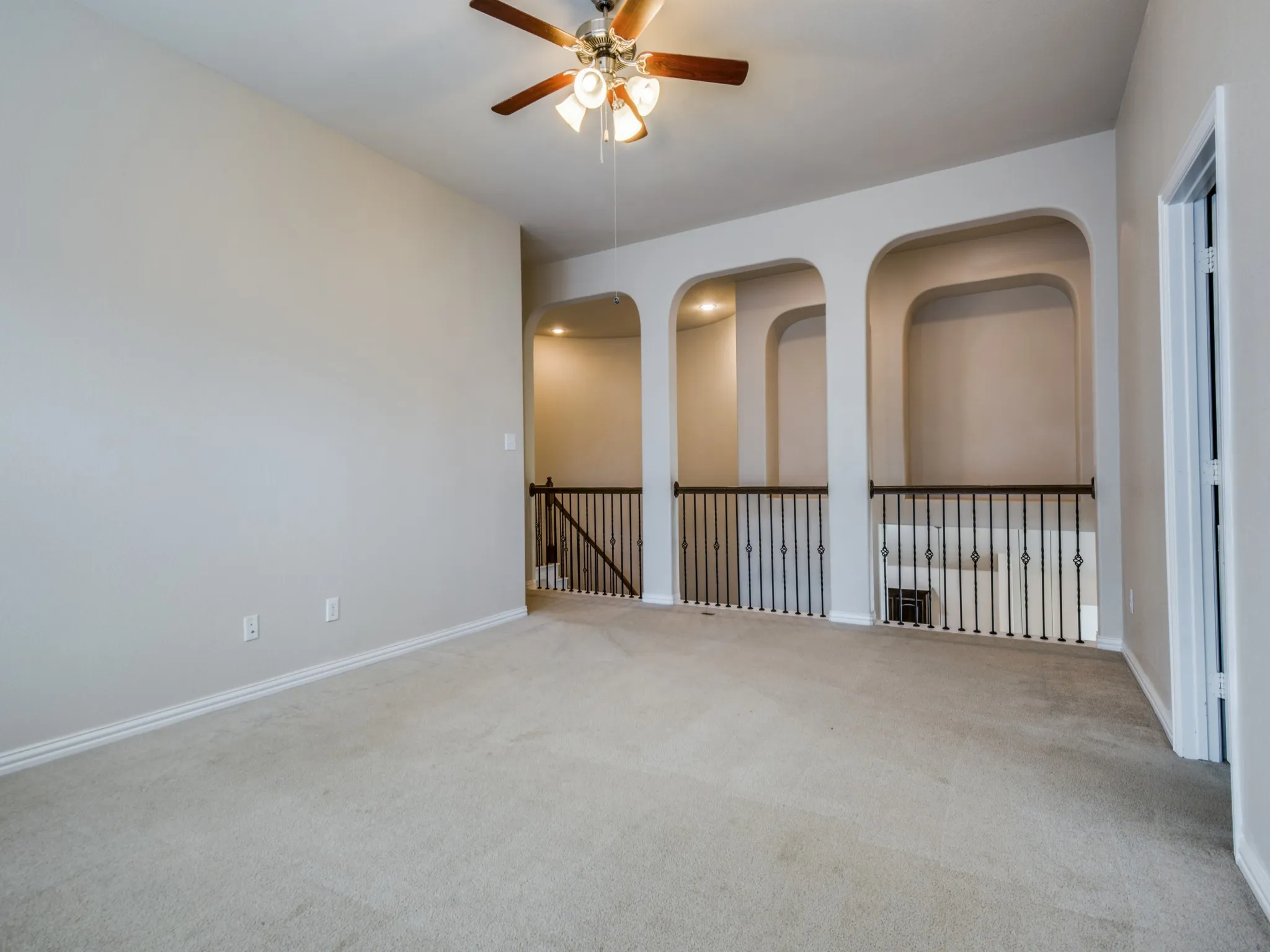 Single Family Residence For Sale in Denton County , 2405 Playa Del Mar Drive, Little Elm, Texas 75068, 5 Bedroom, 3 Bathroom, 3 Garage spaces, 3,176 Sqft, built in 2012, mls#21401014, Real Estate Agent in Little Elm, Homes For Sale in Denton county, Homes For Sale in Little Elm, Realtor in Little Elm Texas, Real Estate Brokerage Independent Realty Texas, Luminita Cordes Realtor