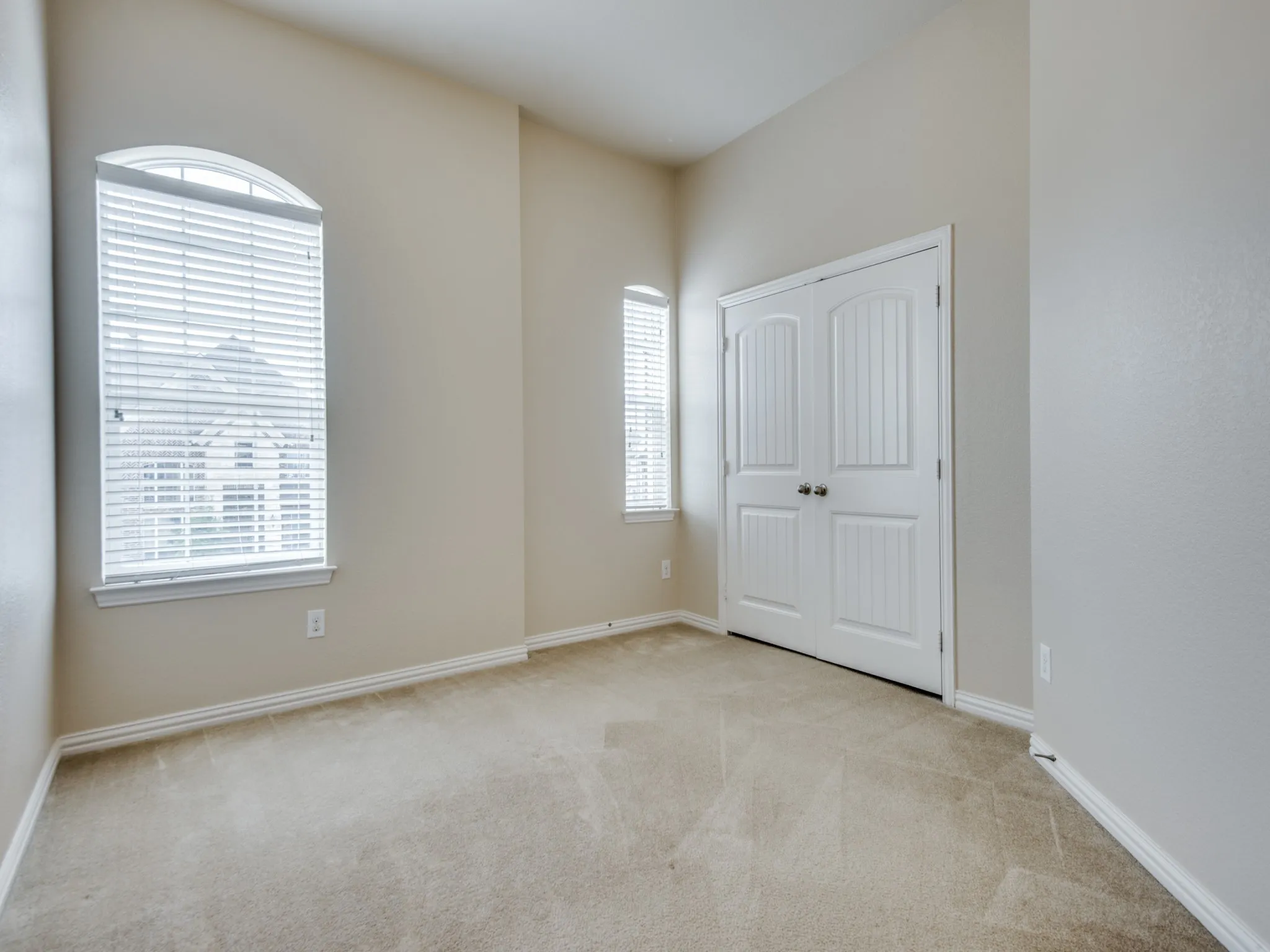 Single Family Residence For Sale in Denton County , 2405 Playa Del Mar Drive, Little Elm, Texas 75068, 5 Bedroom, 3 Bathroom, 3 Garage spaces, 3,176 Sqft, built in 2012, mls#21401014, Real Estate Agent in Little Elm, Homes For Sale in Denton county, Homes For Sale in Little Elm, Realtor in Little Elm Texas, Real Estate Brokerage Independent Realty Texas, Luminita Cordes Realtor