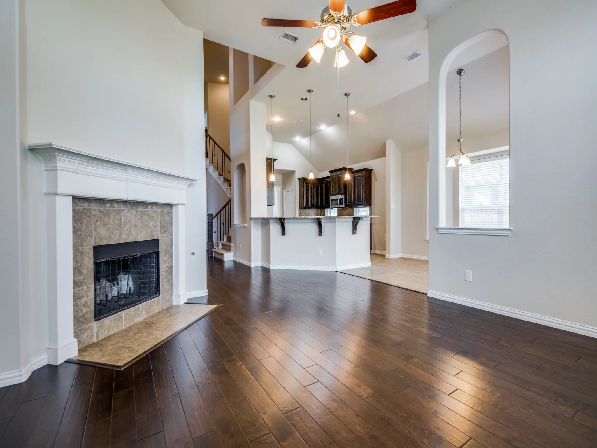 Single Family Residence For Sale in Denton County , 2405 Playa Del Mar Drive, Little Elm, Texas 75068, 5 Bedroom, 3 Bathroom, 3 Garage spaces, 3,176 Sqft, built in 2012, mls#21401014, Real Estate Agent in Little Elm, Homes For Sale in Denton county, Homes For Sale in Little Elm, Realtor in Little Elm Texas, Real Estate Brokerage Independent Realty Texas, Luminita Cordes Realtor