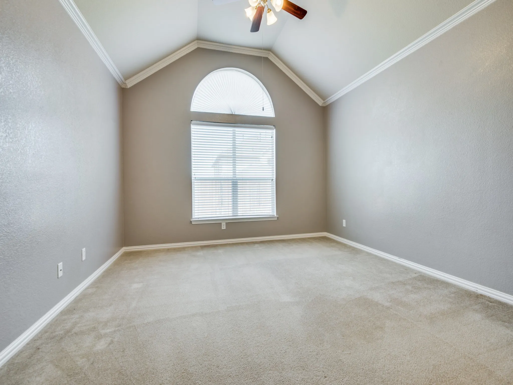 Single Family Residence For Sale in Denton County , 2405 Playa Del Mar Drive, Little Elm, Texas 75068, 5 Bedroom, 3 Bathroom, 3 Garage spaces, 3,176 Sqft, built in 2012, mls#21401014, Real Estate Agent in Little Elm, Homes For Sale in Denton county, Homes For Sale in Little Elm, Realtor in Little Elm Texas, Real Estate Brokerage Independent Realty Texas, Luminita Cordes Realtor