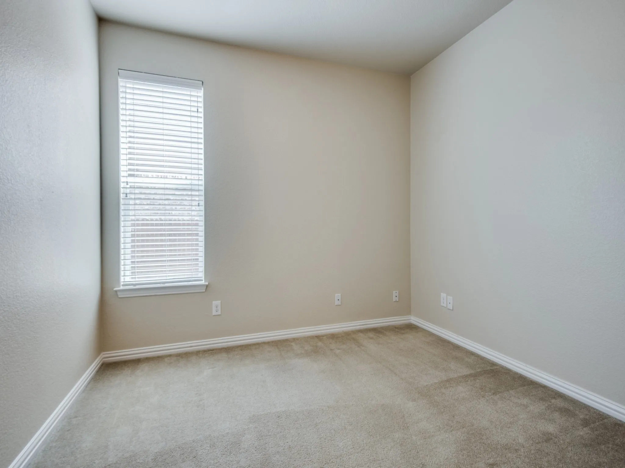 Single Family Residence For Sale in Denton County , 2405 Playa Del Mar Drive, Little Elm, Texas 75068, 5 Bedroom, 3 Bathroom, 3 Garage spaces, 3,176 Sqft, built in 2012, mls#21401014, Real Estate Agent in Little Elm, Homes For Sale in Denton county, Homes For Sale in Little Elm, Realtor in Little Elm Texas, Real Estate Brokerage Independent Realty Texas, Luminita Cordes Realtor