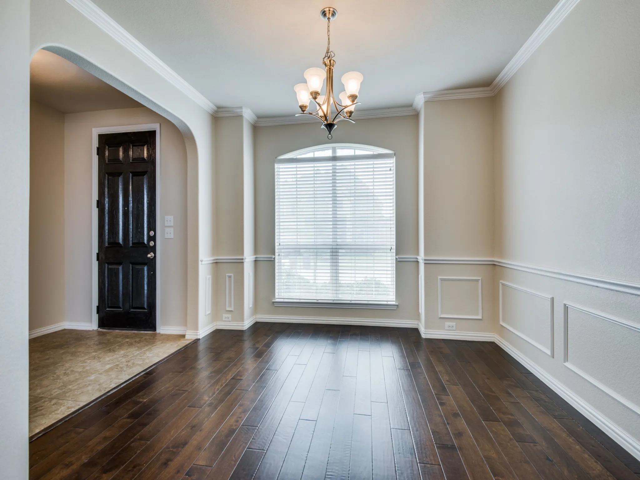 Single Family Residence For Sale in Denton County , 2405 Playa Del Mar Drive, Little Elm, Texas 75068, 5 Bedroom, 3 Bathroom, 3 Garage spaces, 3,176 Sqft, built in 2012, mls#21401014, Real Estate Agent in Little Elm, Homes For Sale in Denton county, Homes For Sale in Little Elm, Realtor in Little Elm Texas, Real Estate Brokerage Independent Realty Texas, Luminita Cordes Realtor