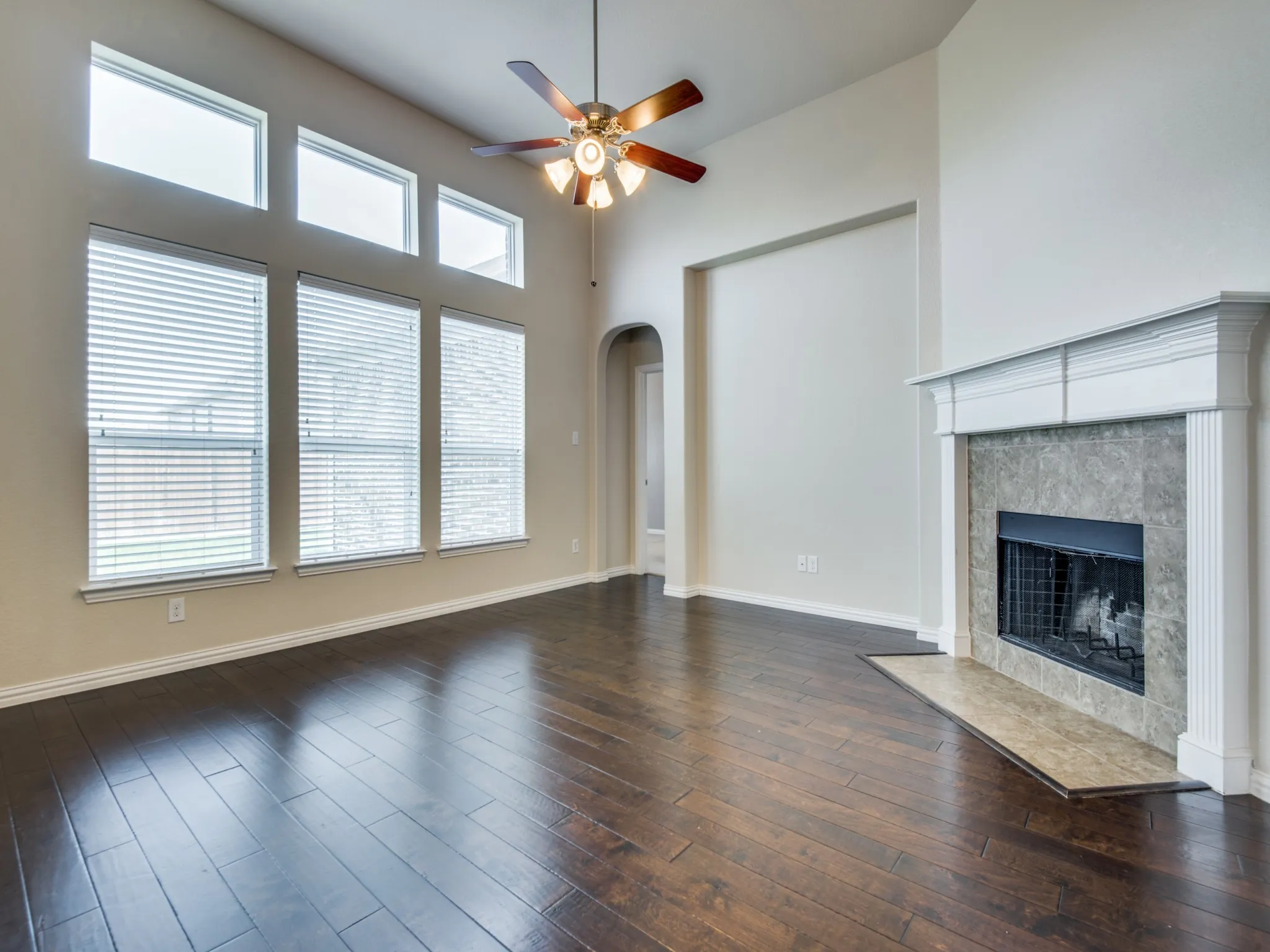 Single Family Residence For Sale in Denton County , 2405 Playa Del Mar Drive, Little Elm, Texas 75068, 5 Bedroom, 3 Bathroom, 3 Garage spaces, 3,176 Sqft, built in 2012, mls#21401014, Real Estate Agent in Little Elm, Homes For Sale in Denton county, Homes For Sale in Little Elm, Realtor in Little Elm Texas, Real Estate Brokerage Independent Realty Texas, Luminita Cordes Realtor