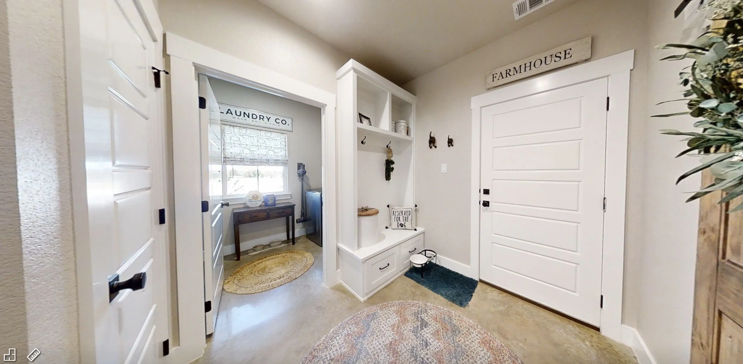 Mudroom featuring Laundry room entrance
