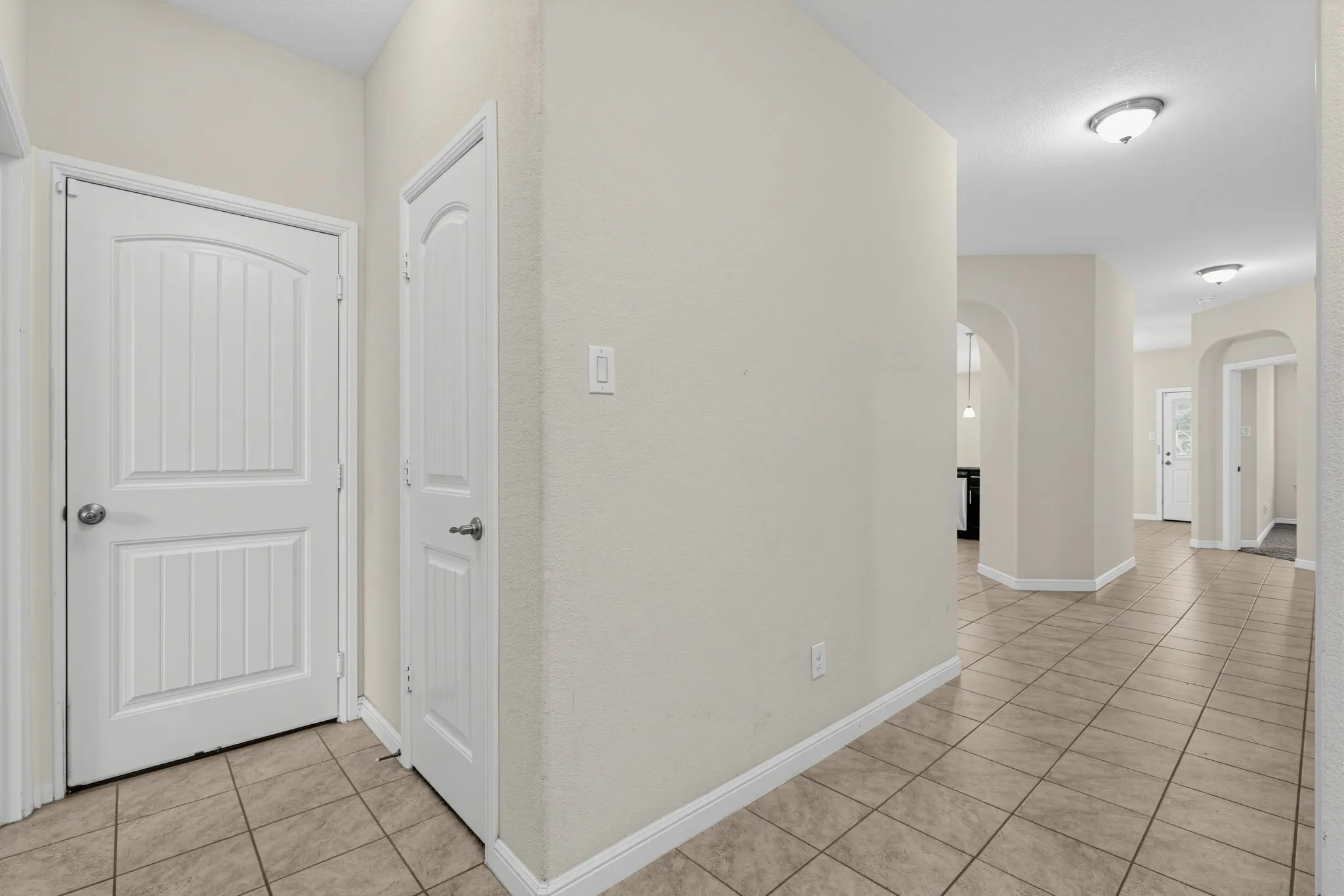 Single Family Residence For Sale in Tarrant County , 5100 Sugarcane Lane, Fort Worth, Texas 76179, 4 Bedroom, 2 Bathroom, 2 Garage spaces, 1,802 Sqft, built in 2019, mls#21404394, Real Estate Agent in Fort Worth, Homes For Sale in Tarrant county, Homes For Sale in Fort Worth, Realtor in Fort Worth Texas, Real Estate Brokerage Independent Realty Texas, Luminita Cordes Realtor