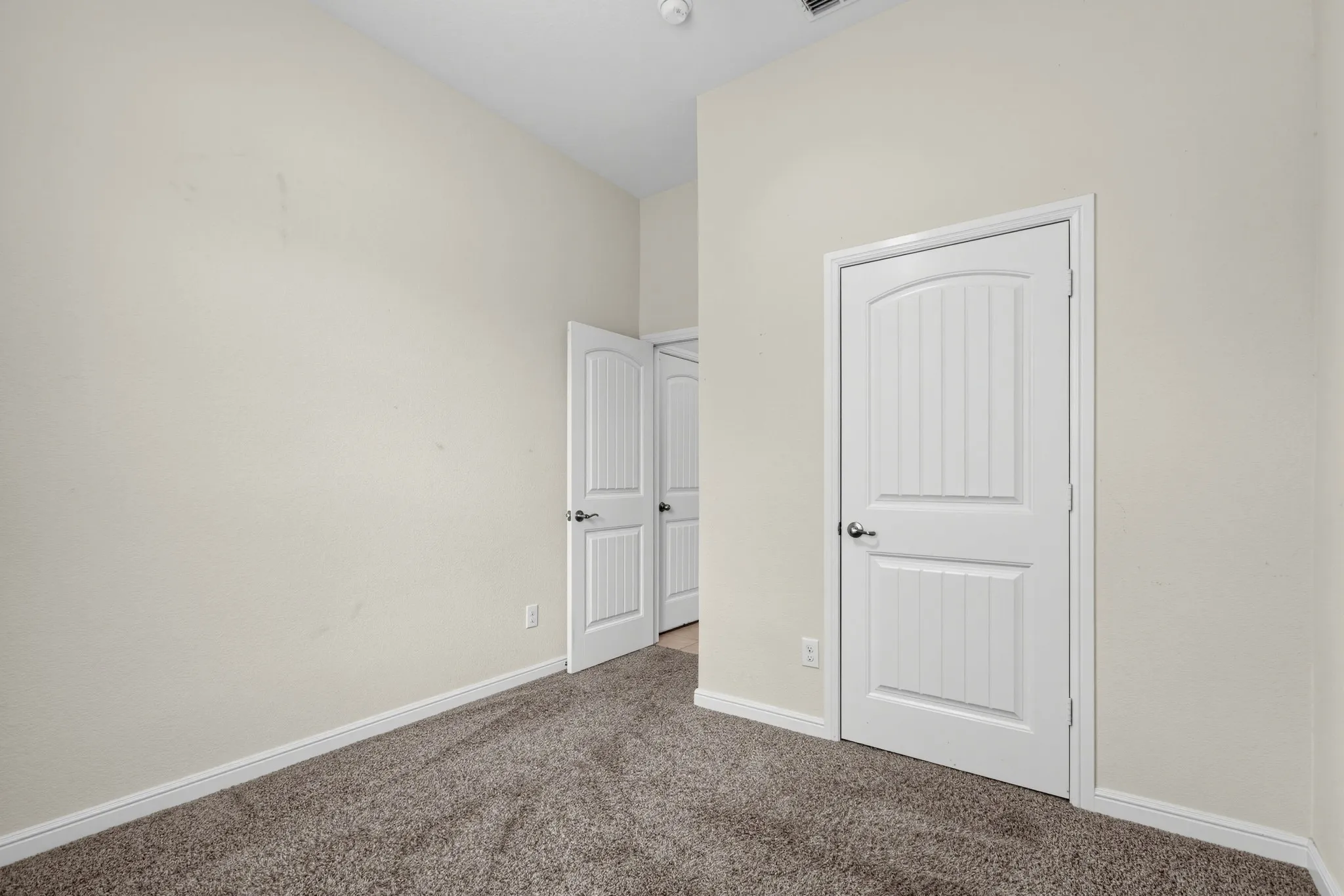 Single Family Residence For Sale in Tarrant County , 5100 Sugarcane Lane, Fort Worth, Texas 76179, 4 Bedroom, 2 Bathroom, 2 Garage spaces, 1,802 Sqft, built in 2019, mls#21404394, Real Estate Agent in Fort Worth, Homes For Sale in Tarrant county, Homes For Sale in Fort Worth, Realtor in Fort Worth Texas, Real Estate Brokerage Independent Realty Texas, Luminita Cordes Realtor